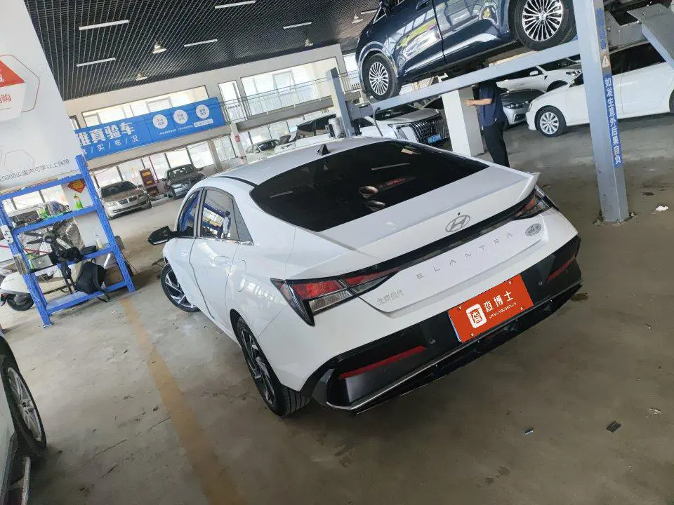 Hyundai Elantra
