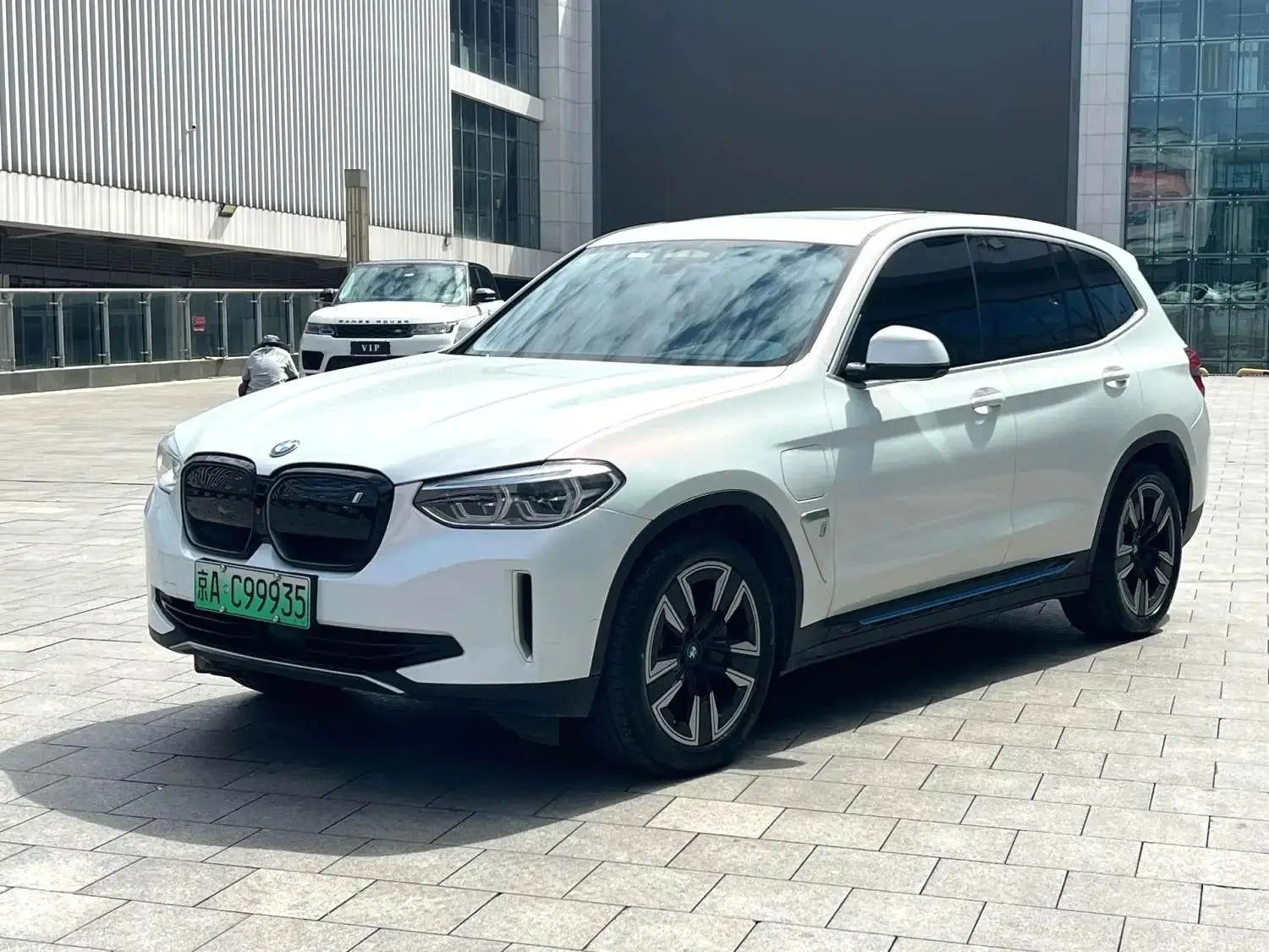 BMW iX3