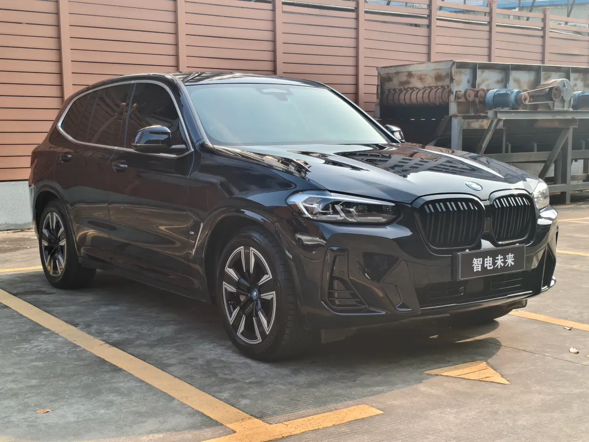 BMW iX3