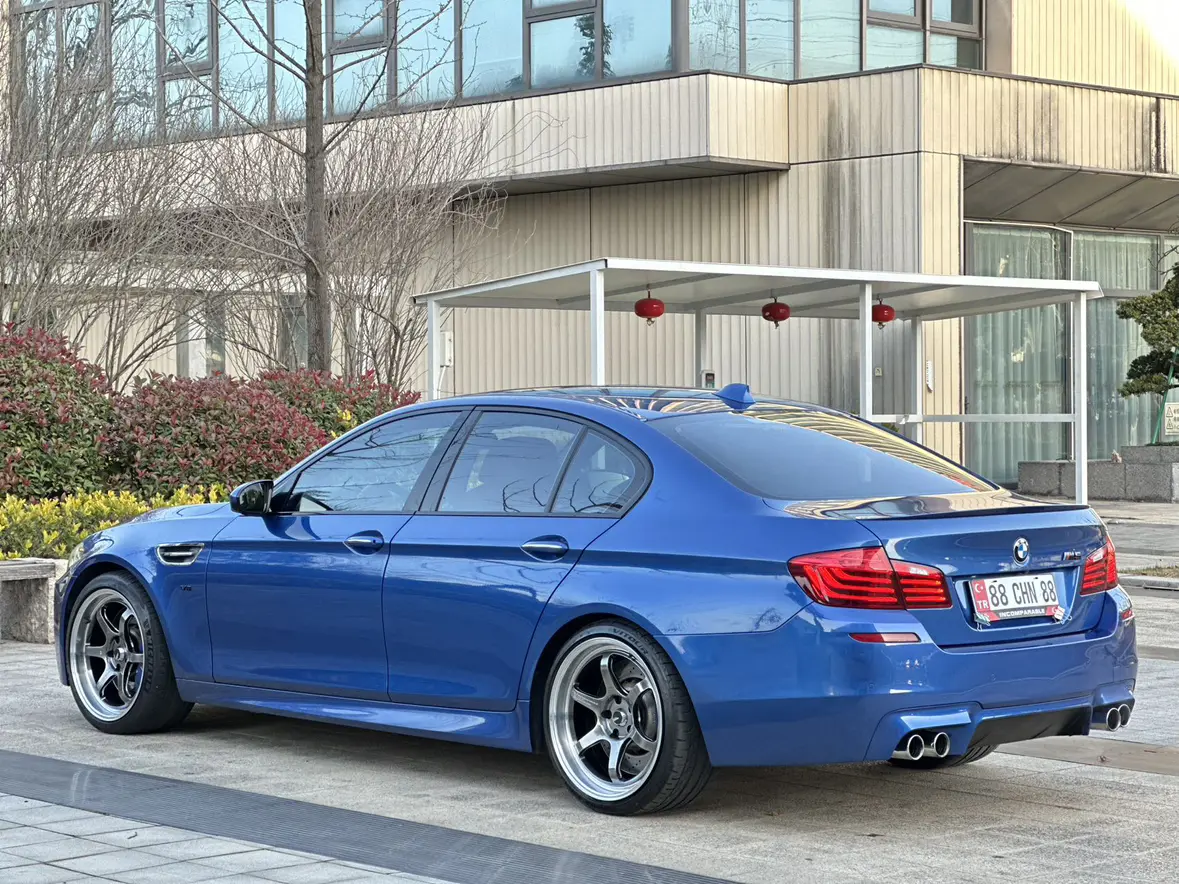 BMW M5