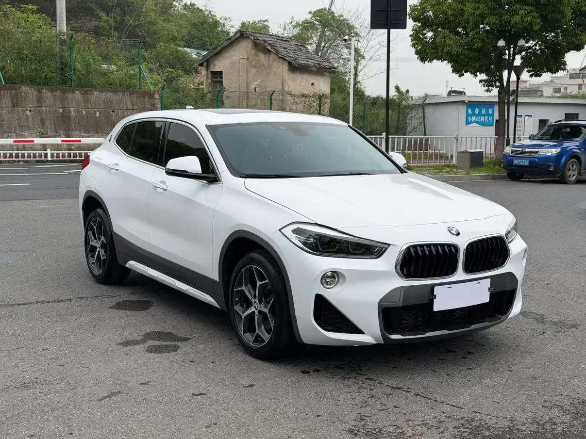 BMW X2
