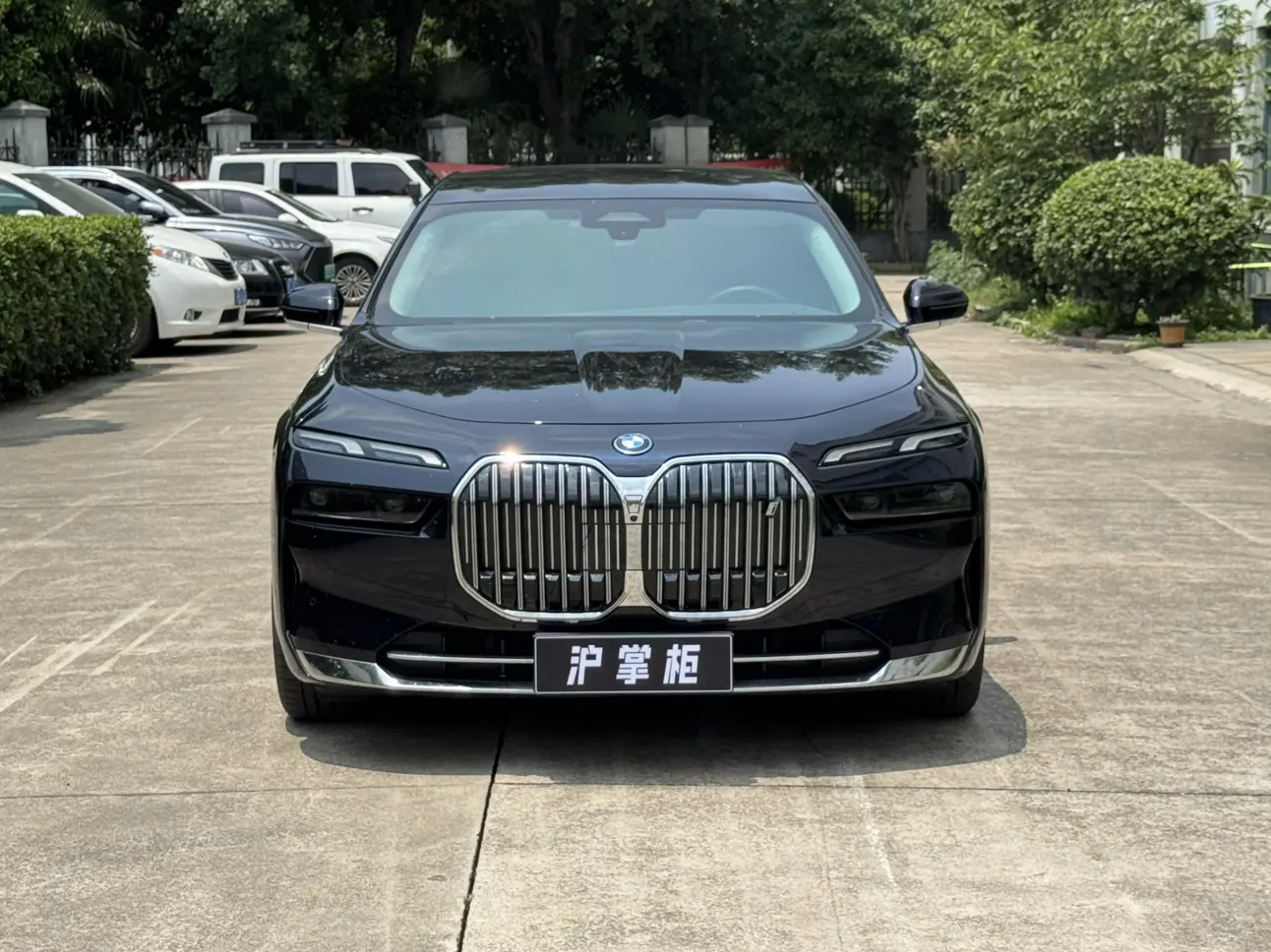 BMW i7