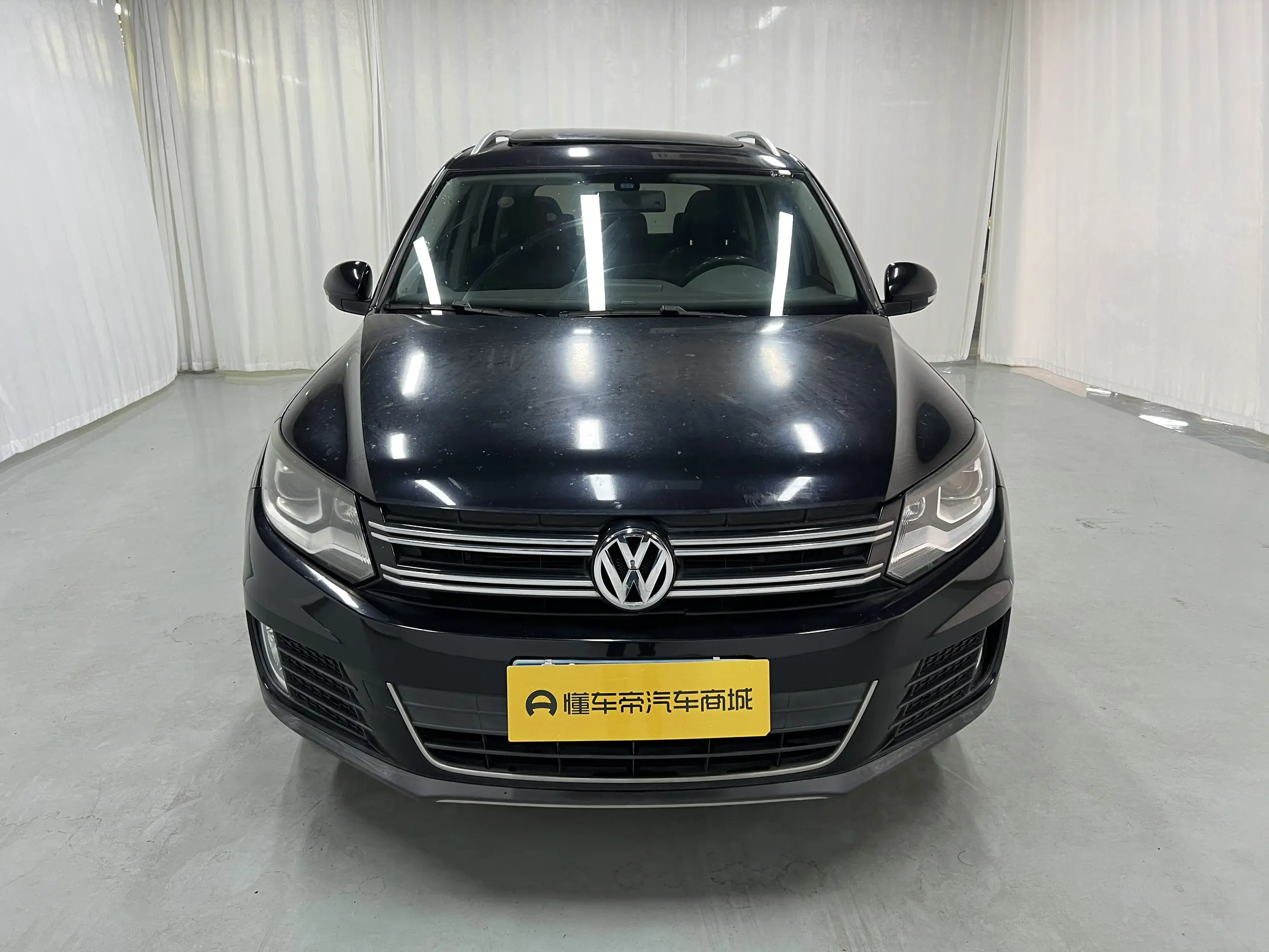Volkswagen Tiguan (Tharu)