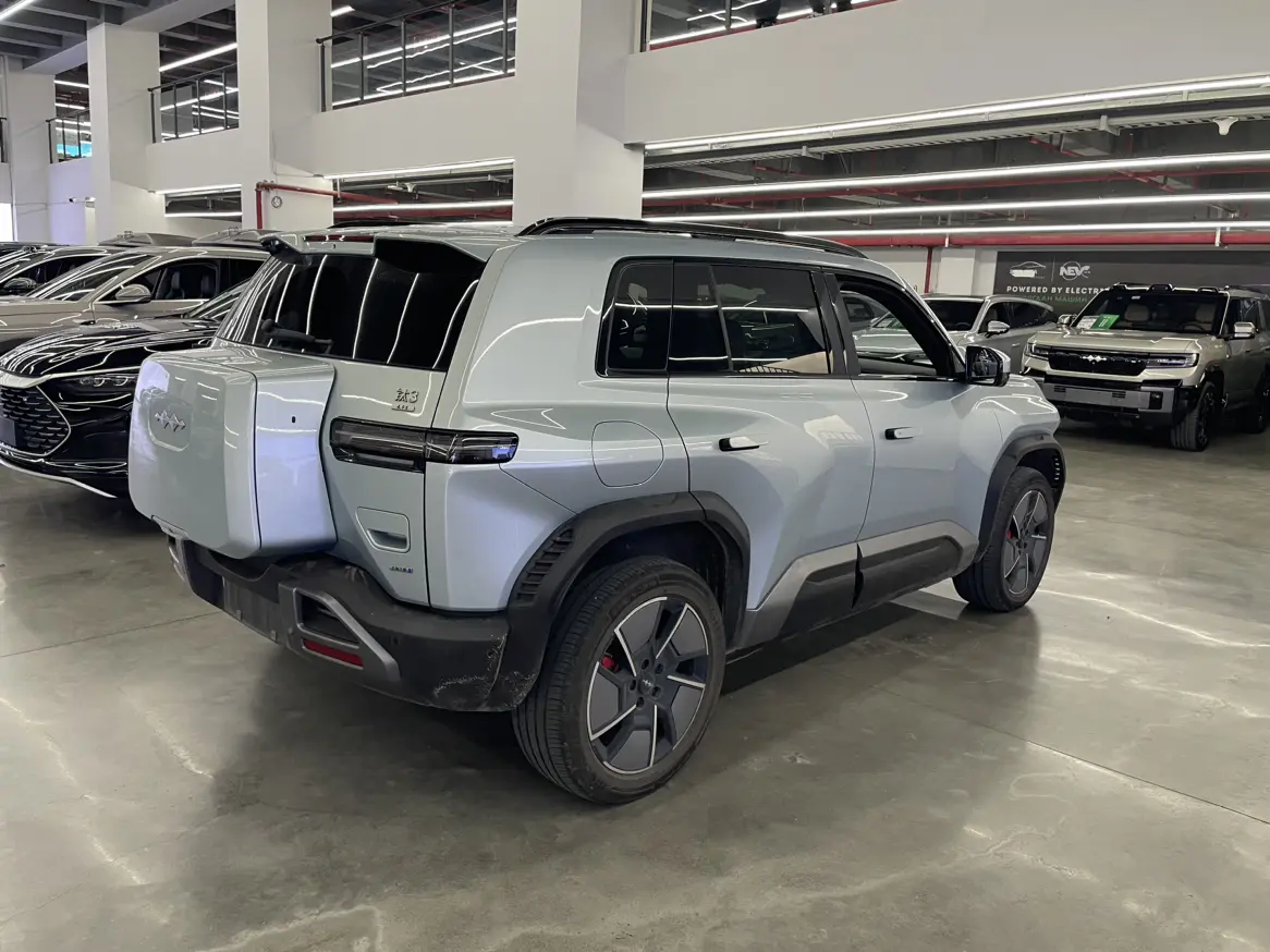 BYD Leopard Titanium 3