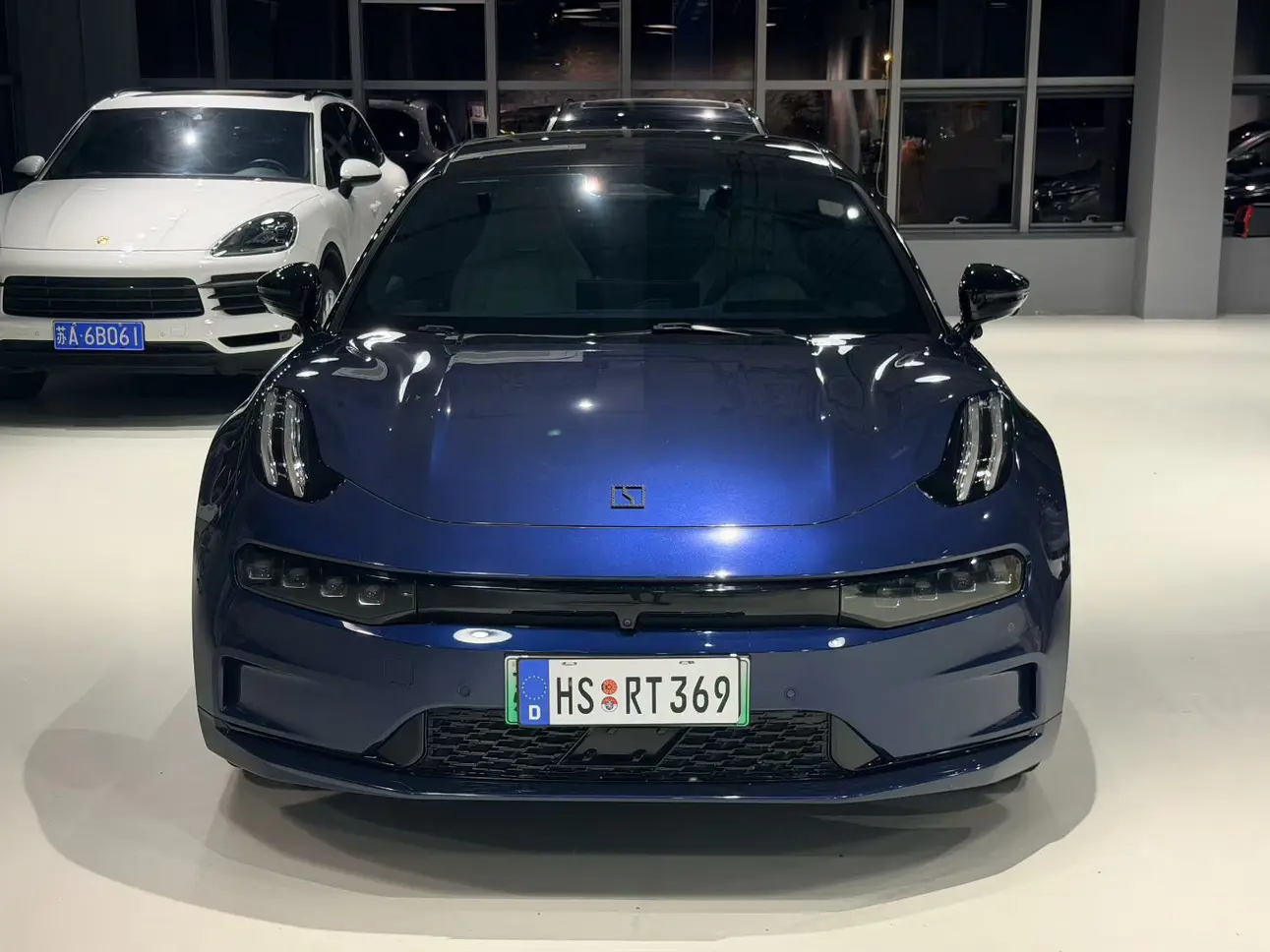 ZEEKR 001