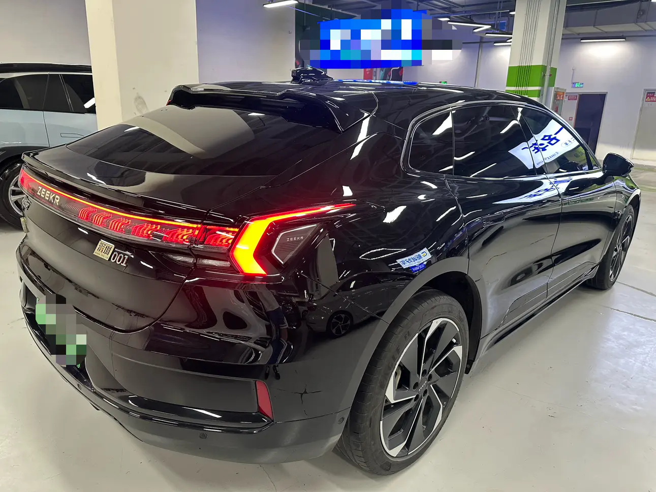 ZEEKR 001
