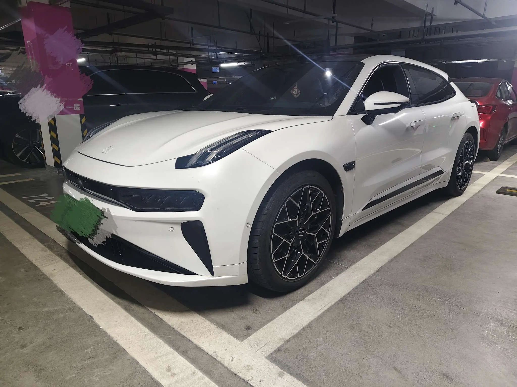 ZEEKR 001
