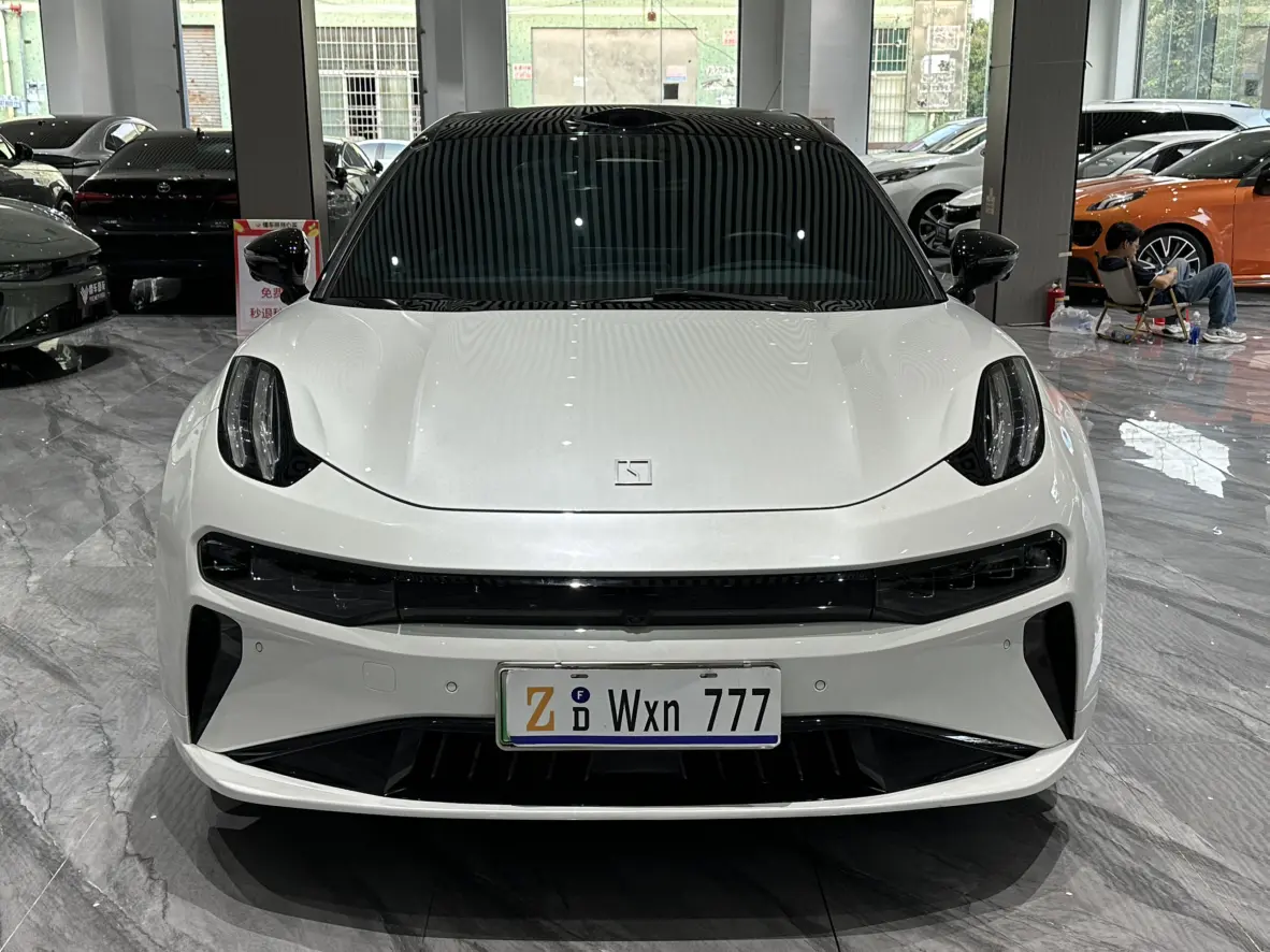 ZEEKR 001
