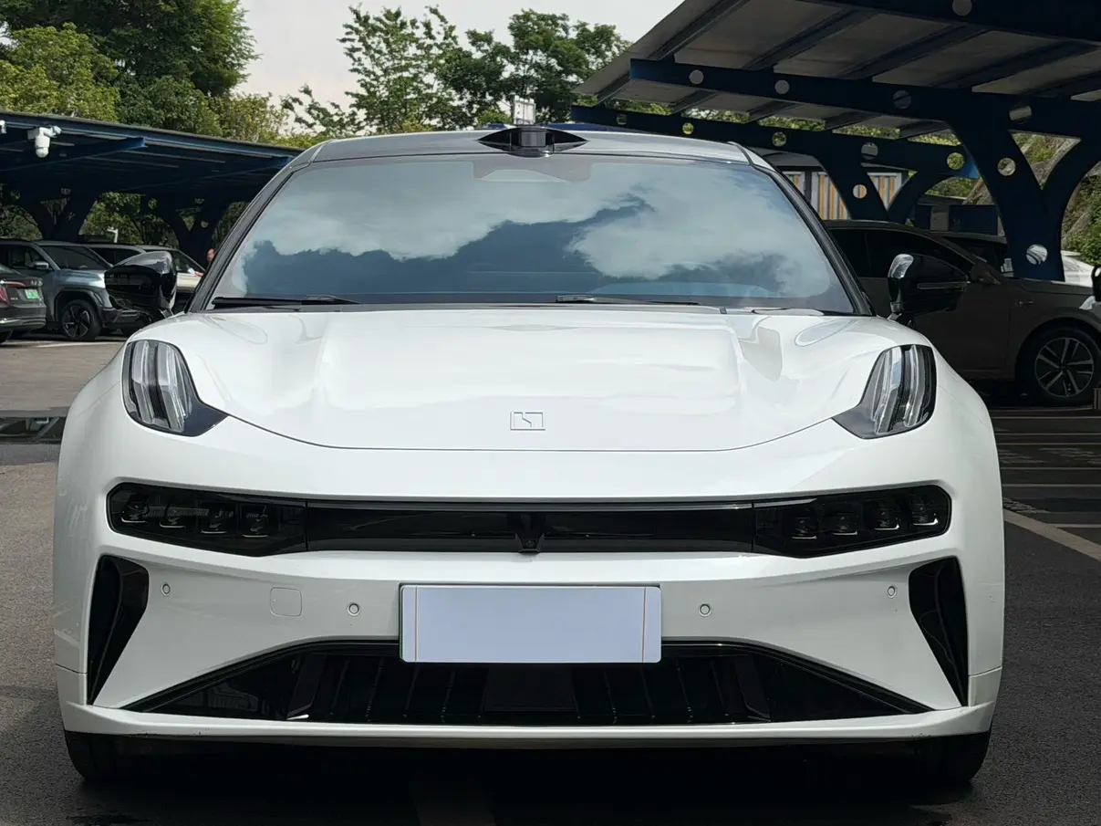 ZEEKR 001