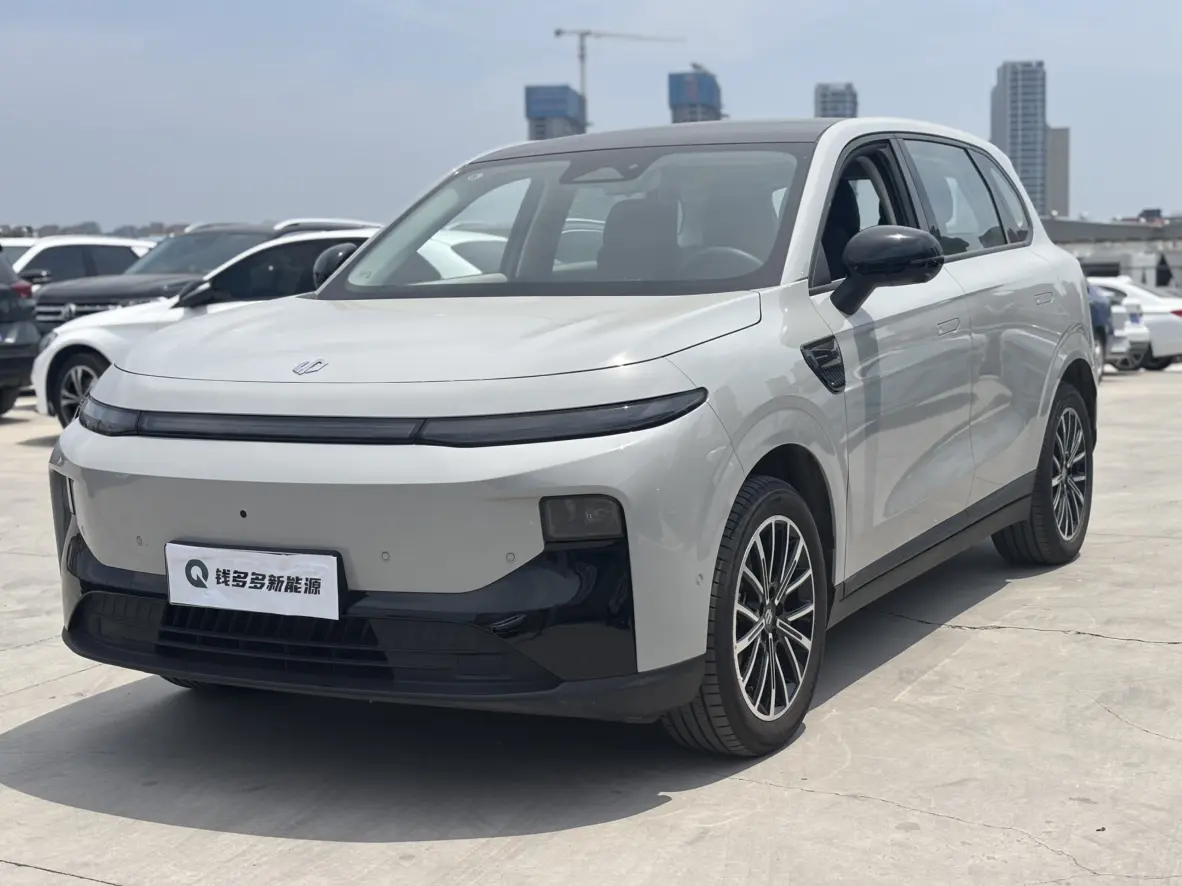 Leapmotor B10