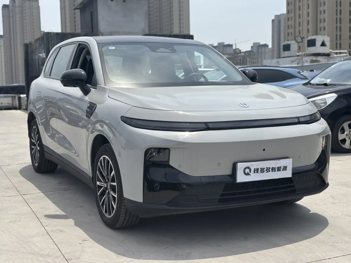 Leapmotor B10