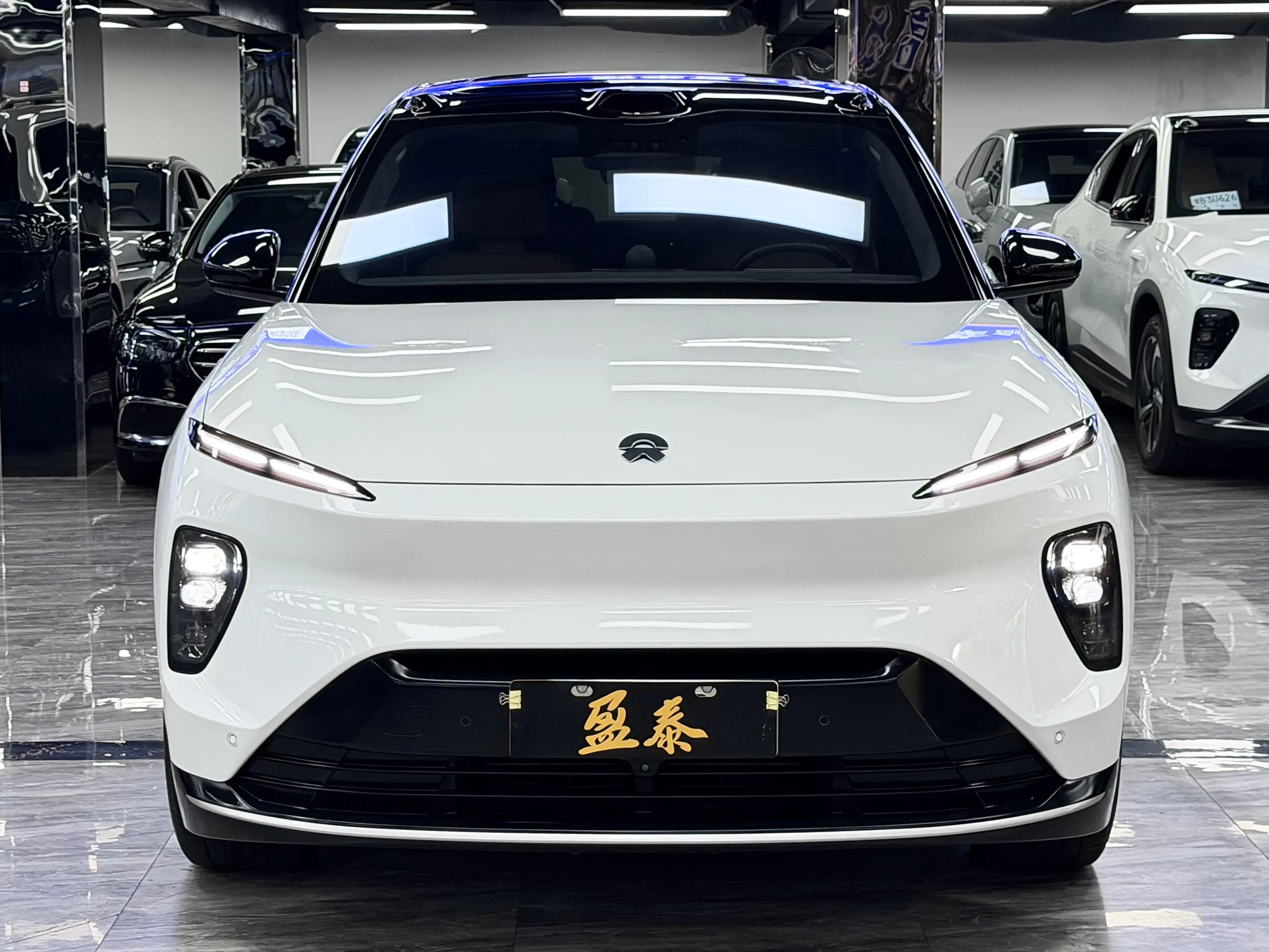 NIO ES8