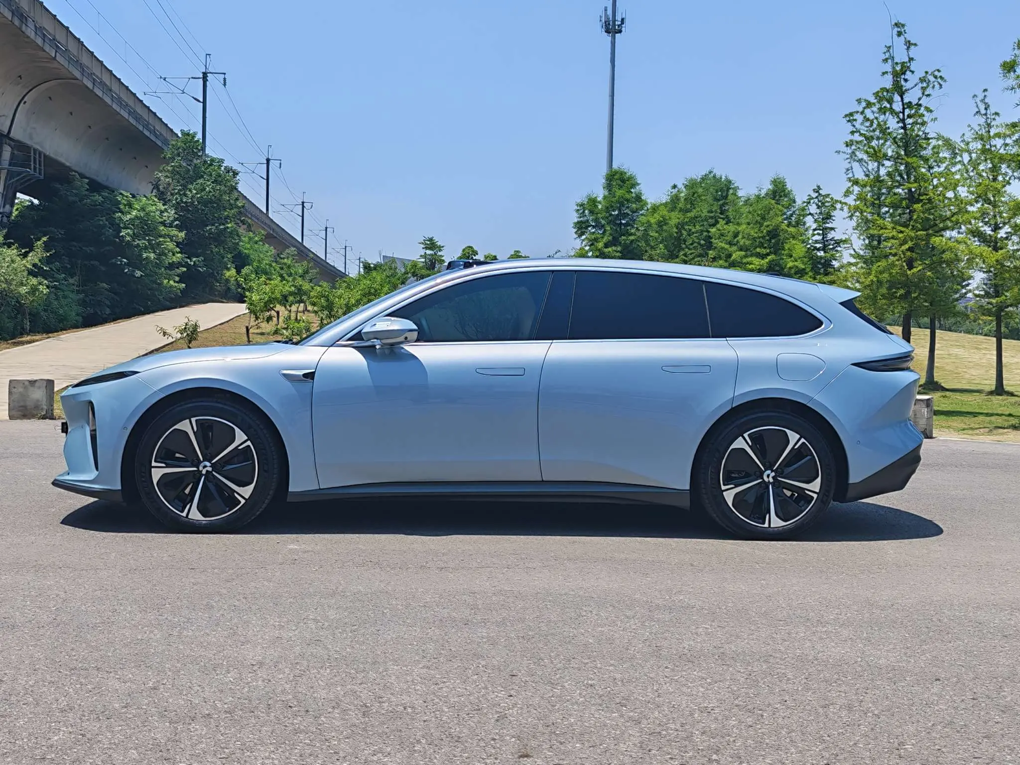 NIO ET5T