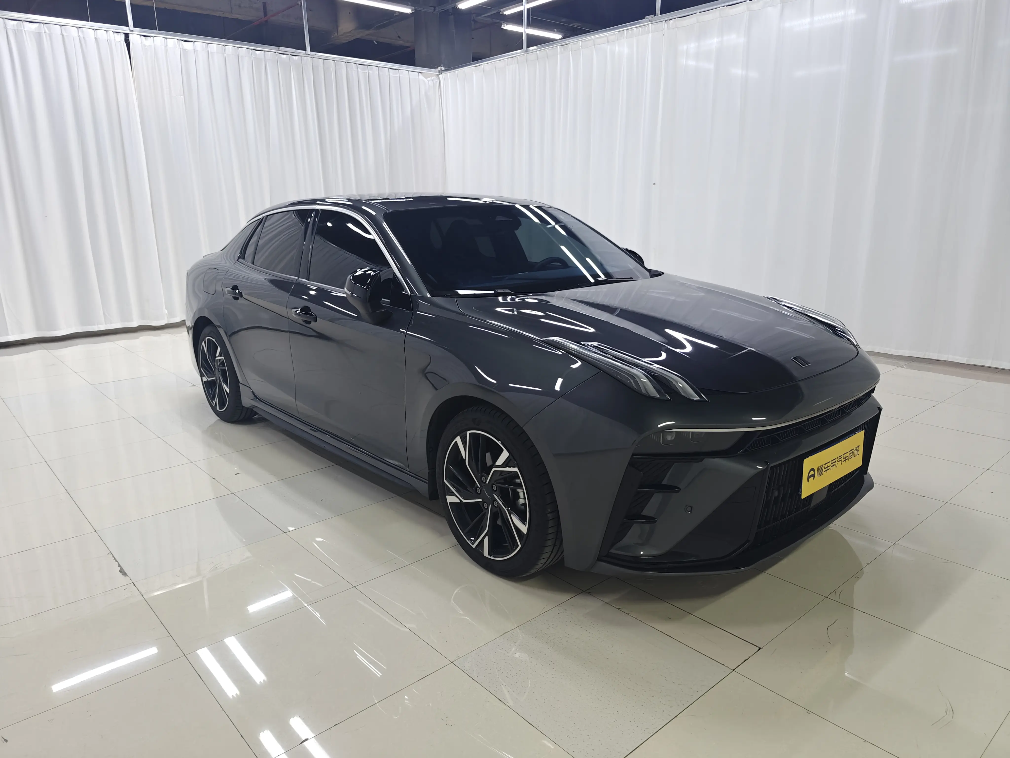 Lynk & Co 03