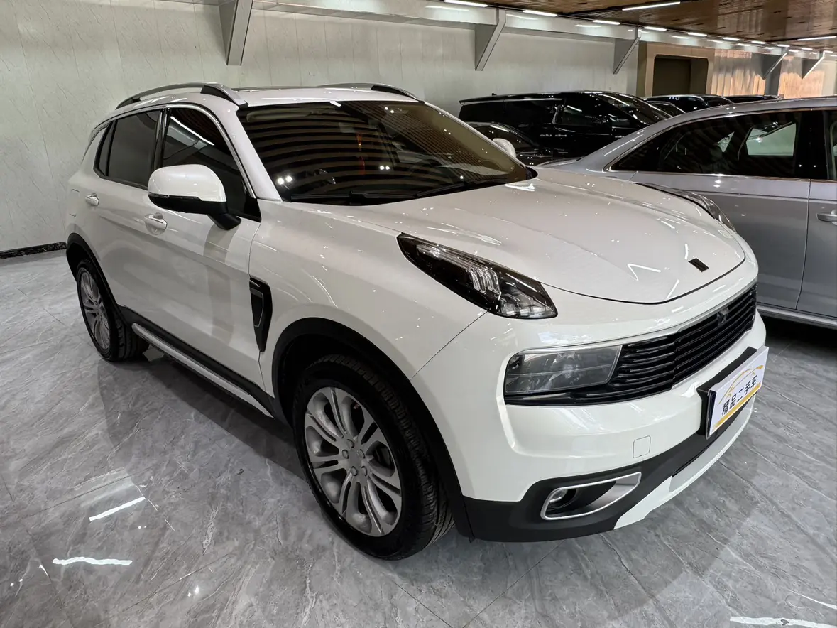 Lynk & Co 01