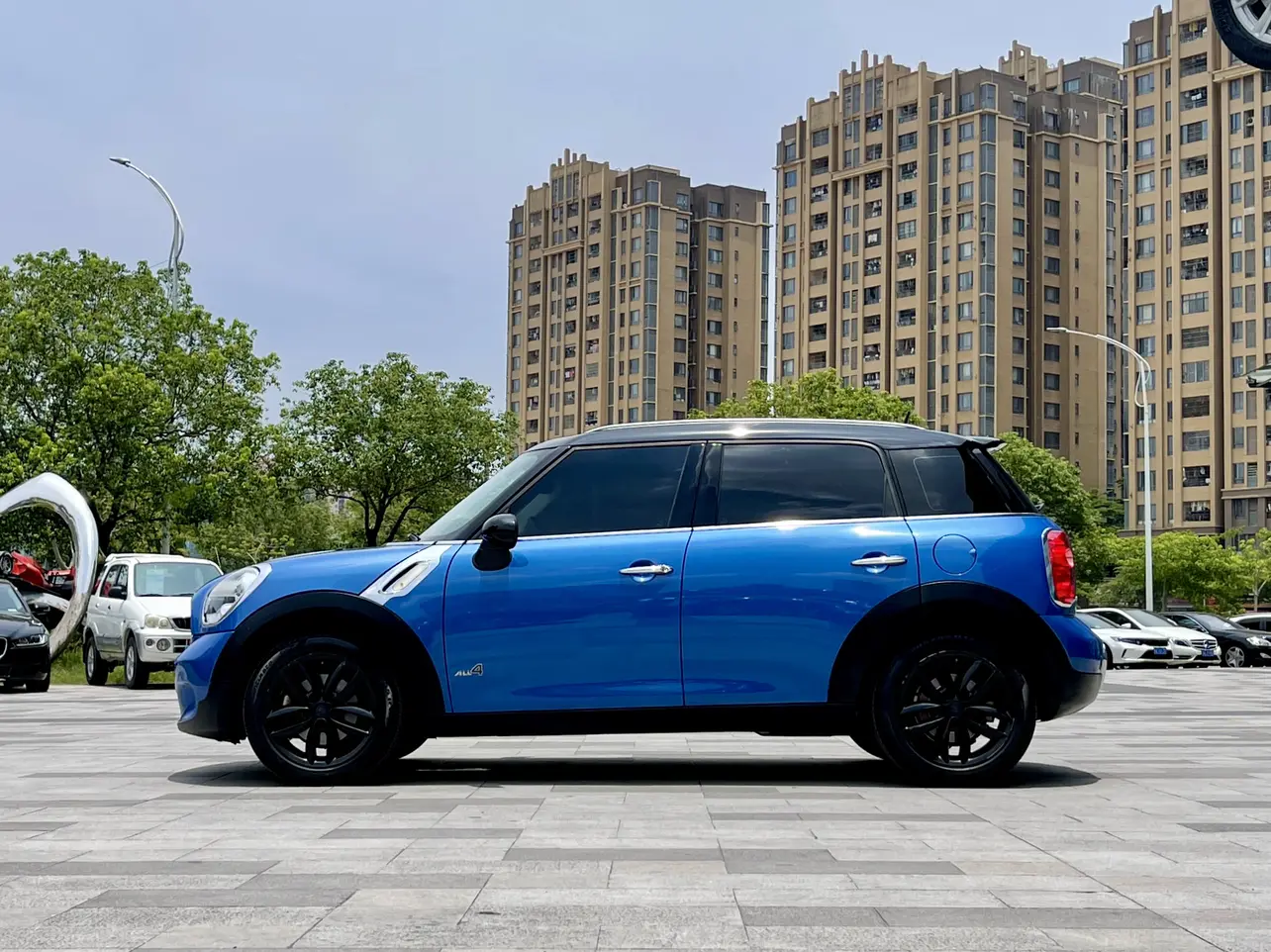 MINI COUNTRYMAN