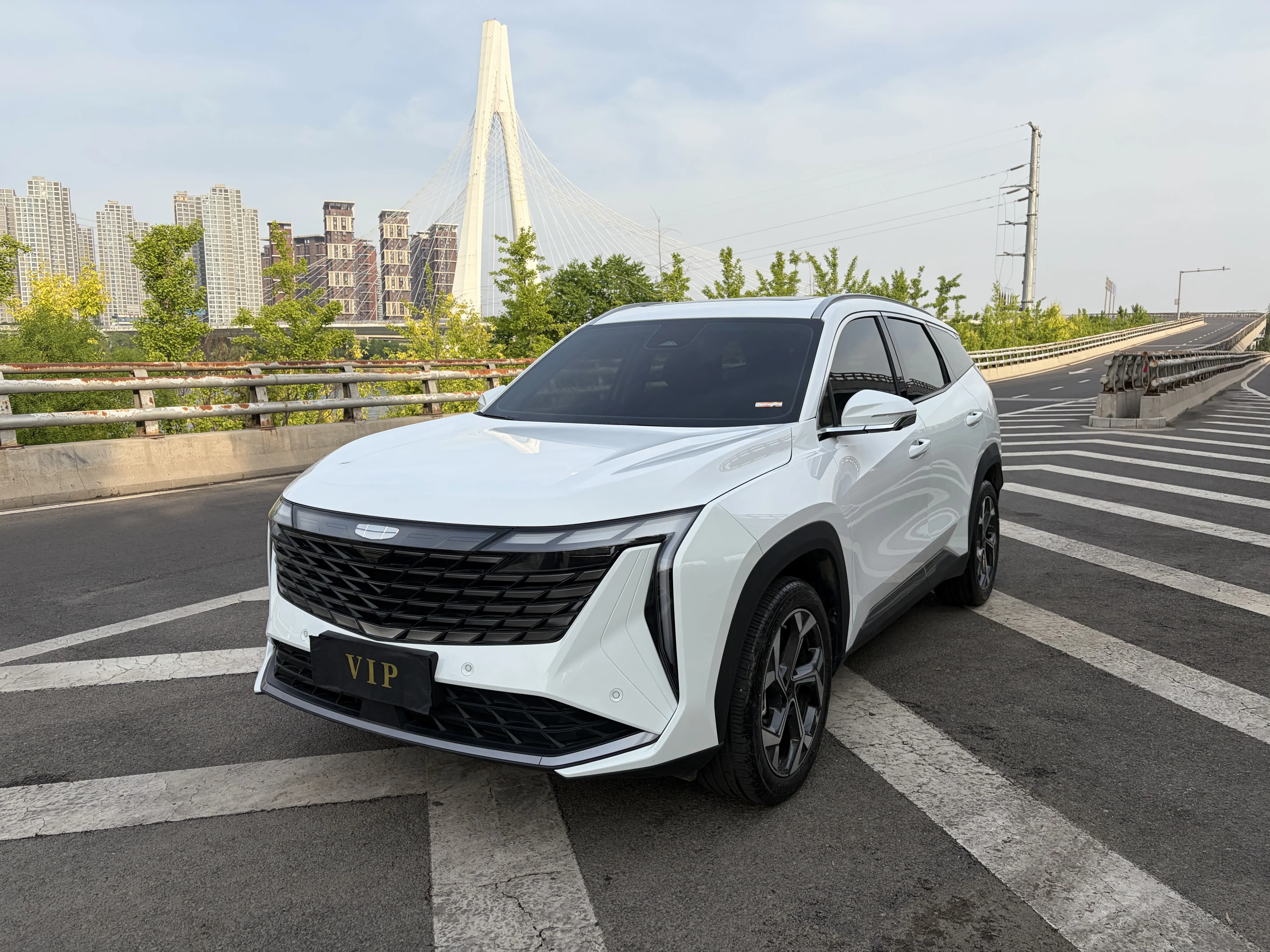 Geely Atlas L