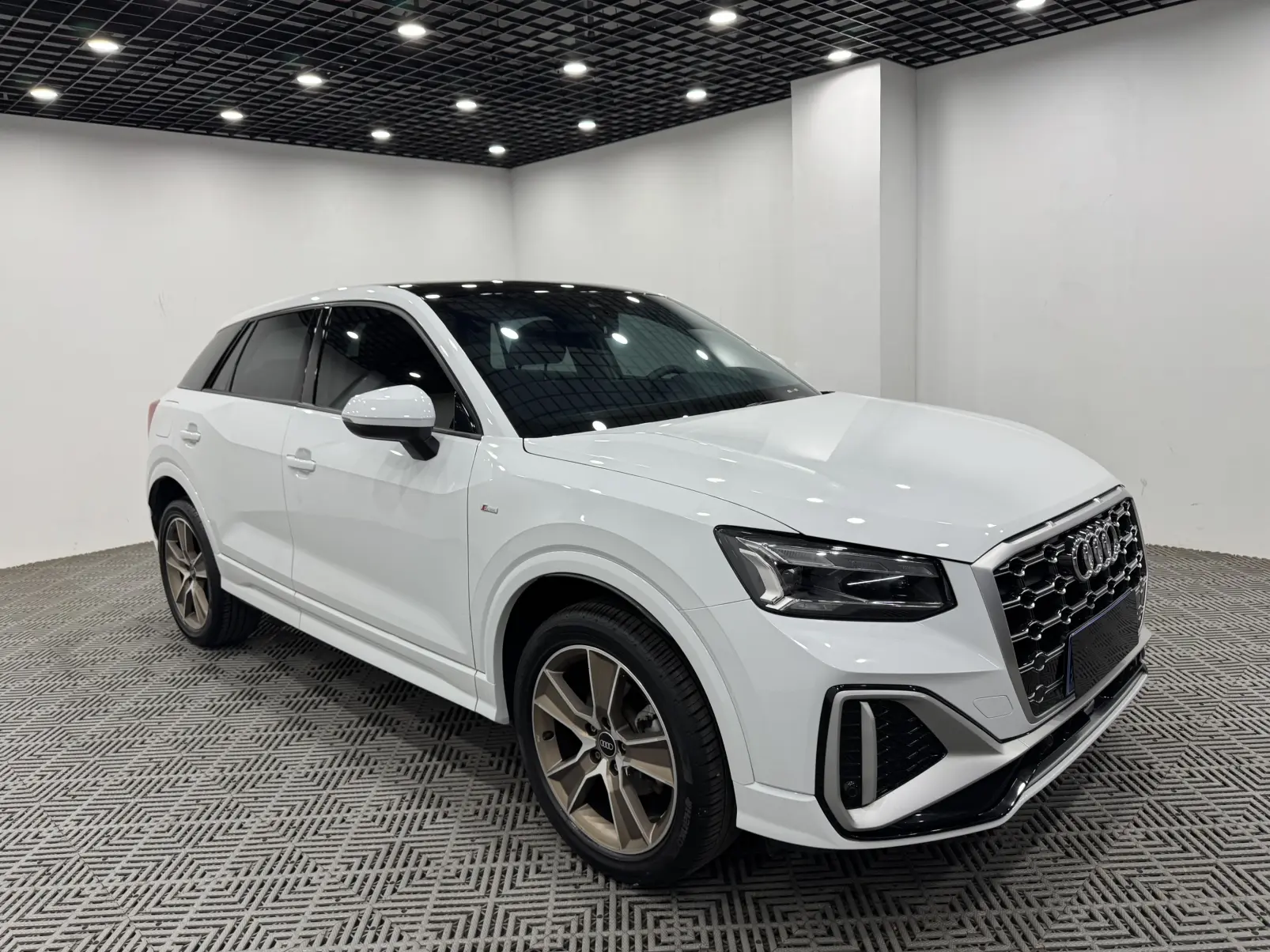 Audi Q2L
