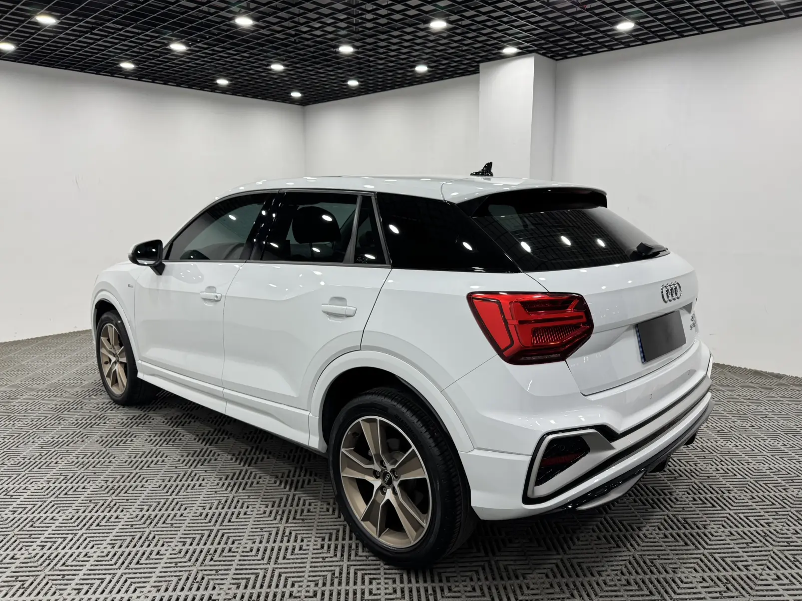 Audi Q2L