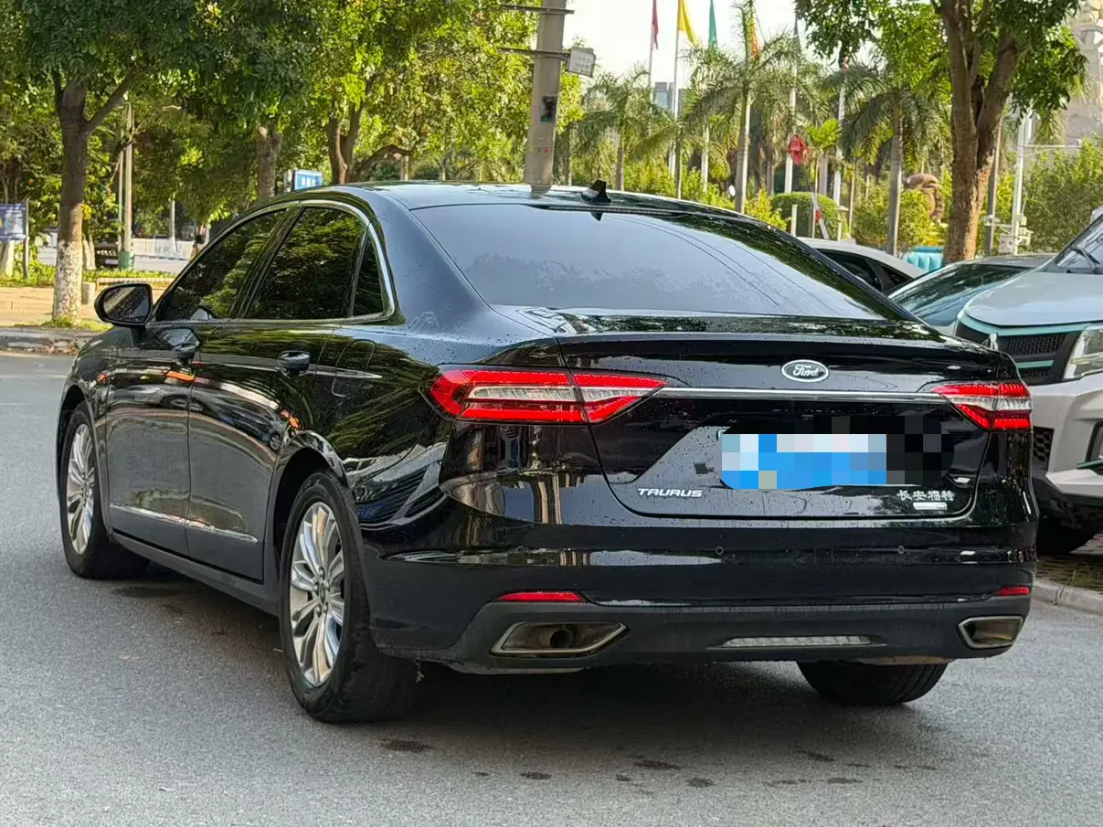 Ford Taurus