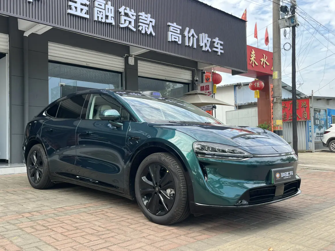 Luxeed Zhijie R7