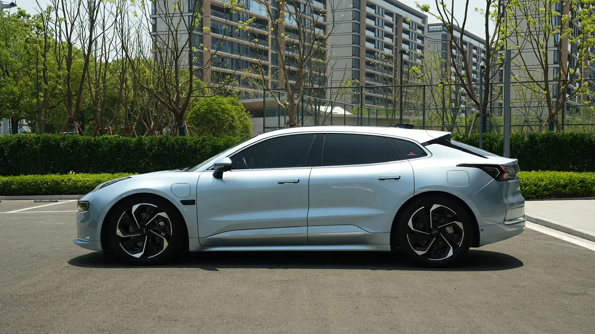 ZEEKR 001