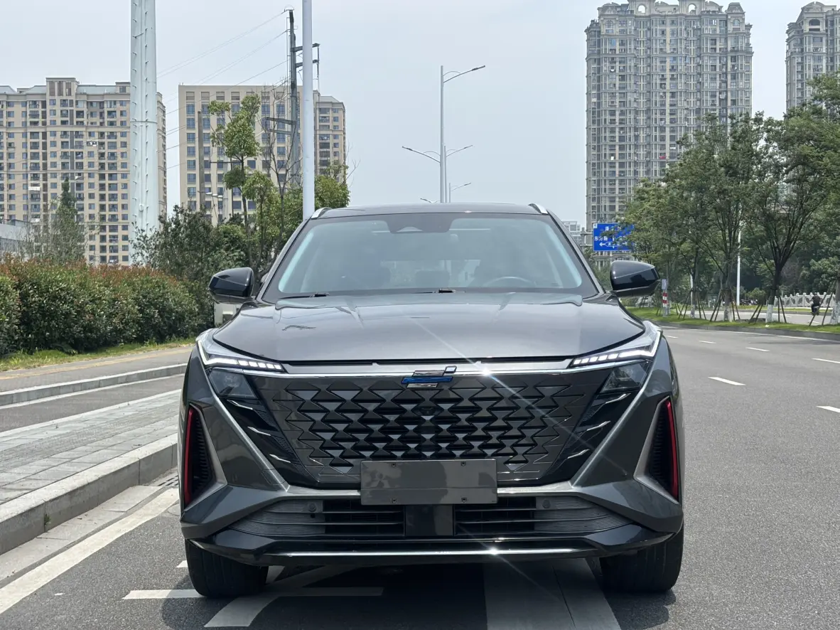 Oshan Changan Auchan Z6