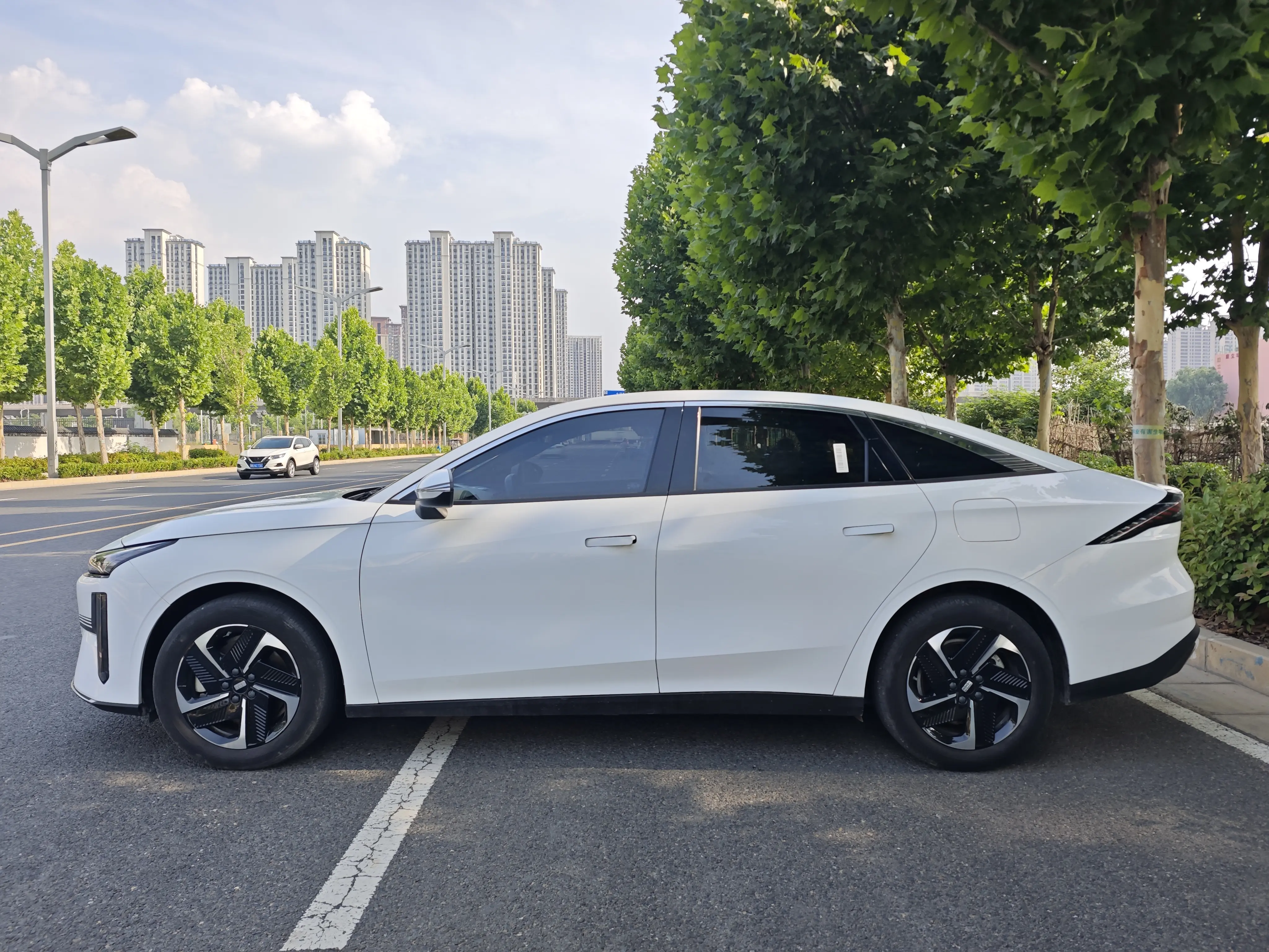 Geely Galaxy L6