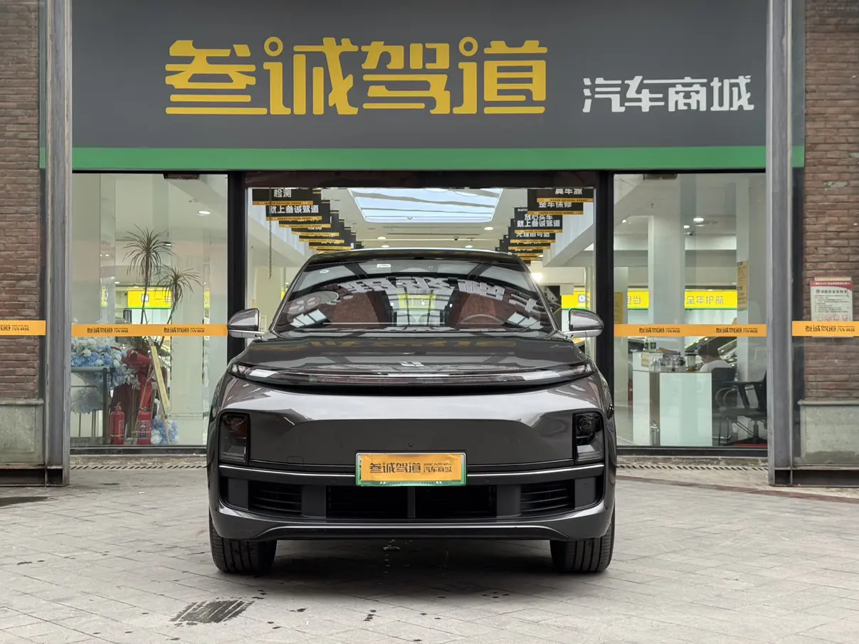 Lixiang L8