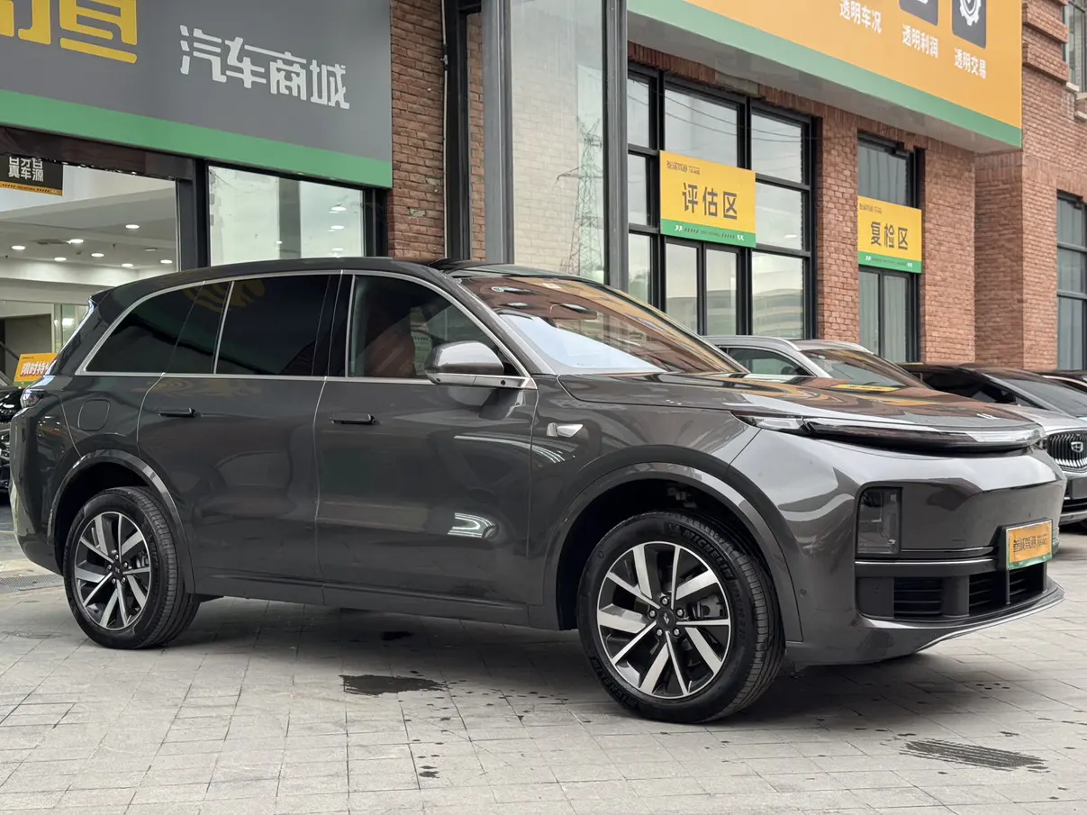 Lixiang L8