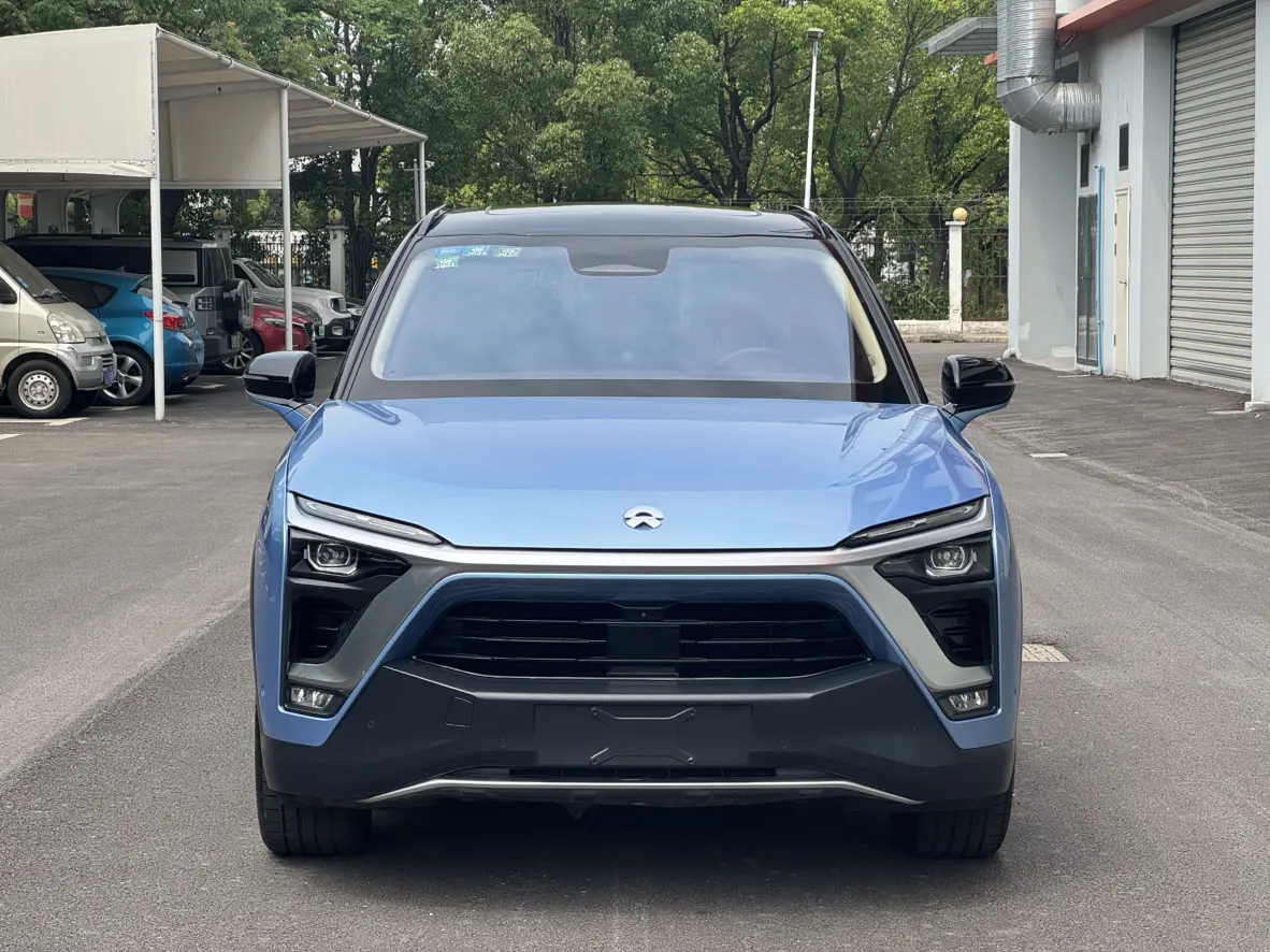 NIO ES8