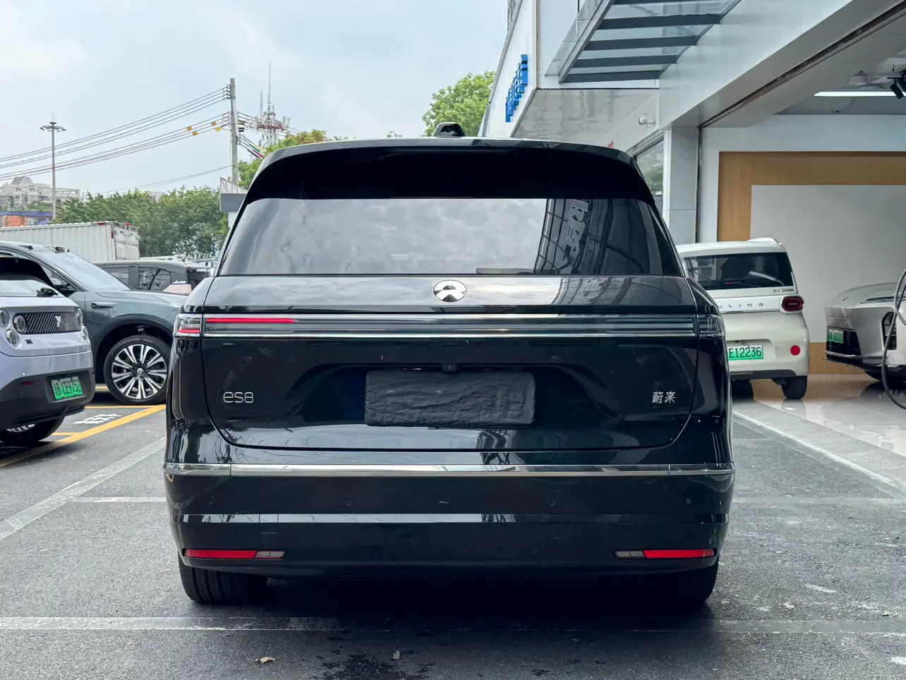 NIO ES8