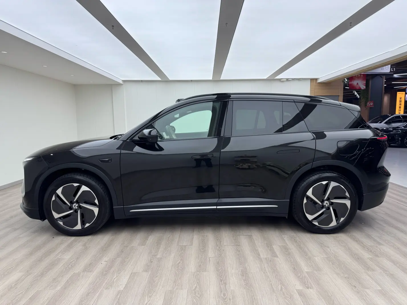 NIO ES6