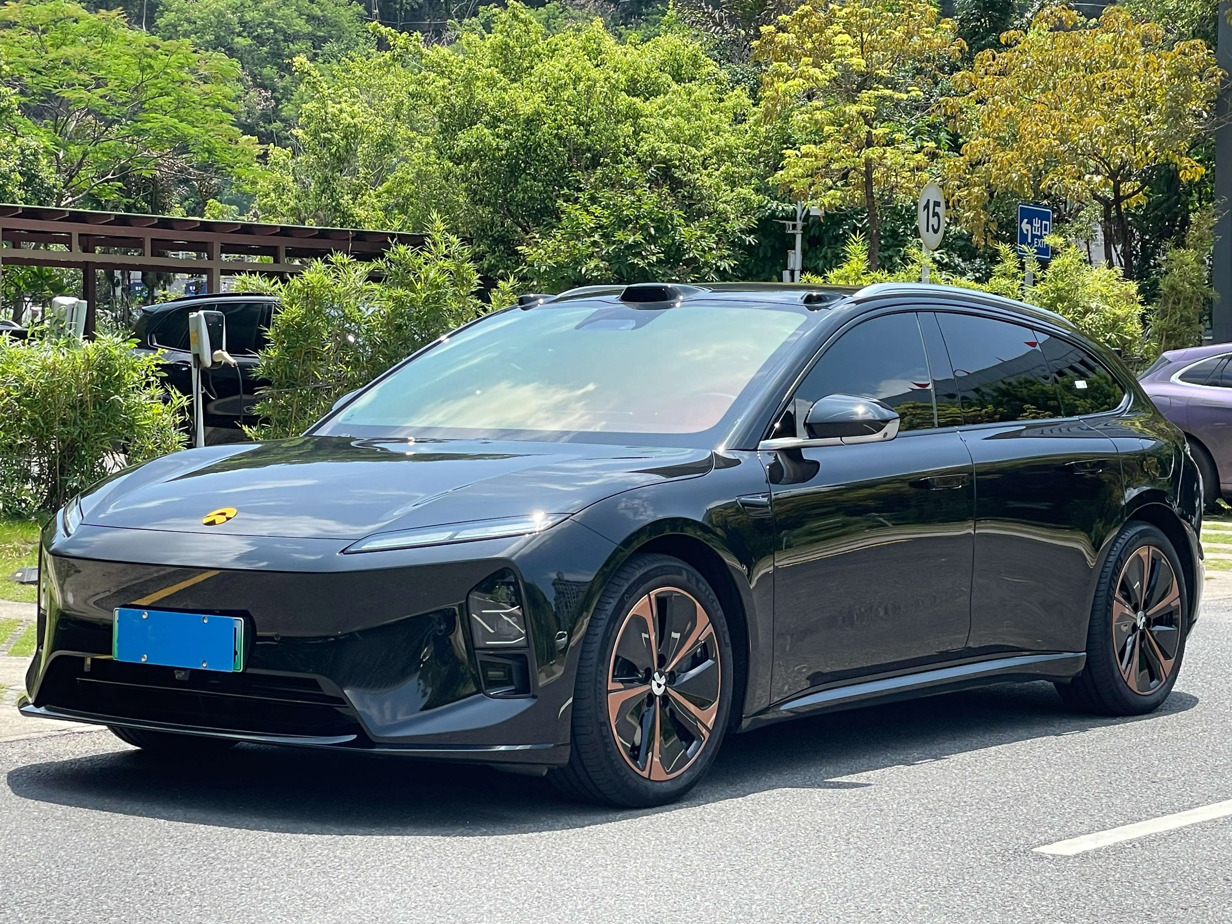 NIO ET5T