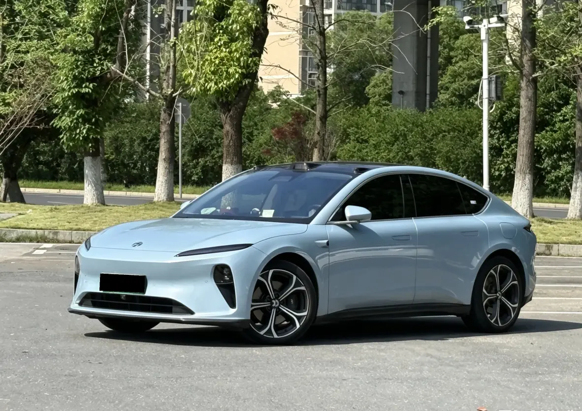 NIO ET5