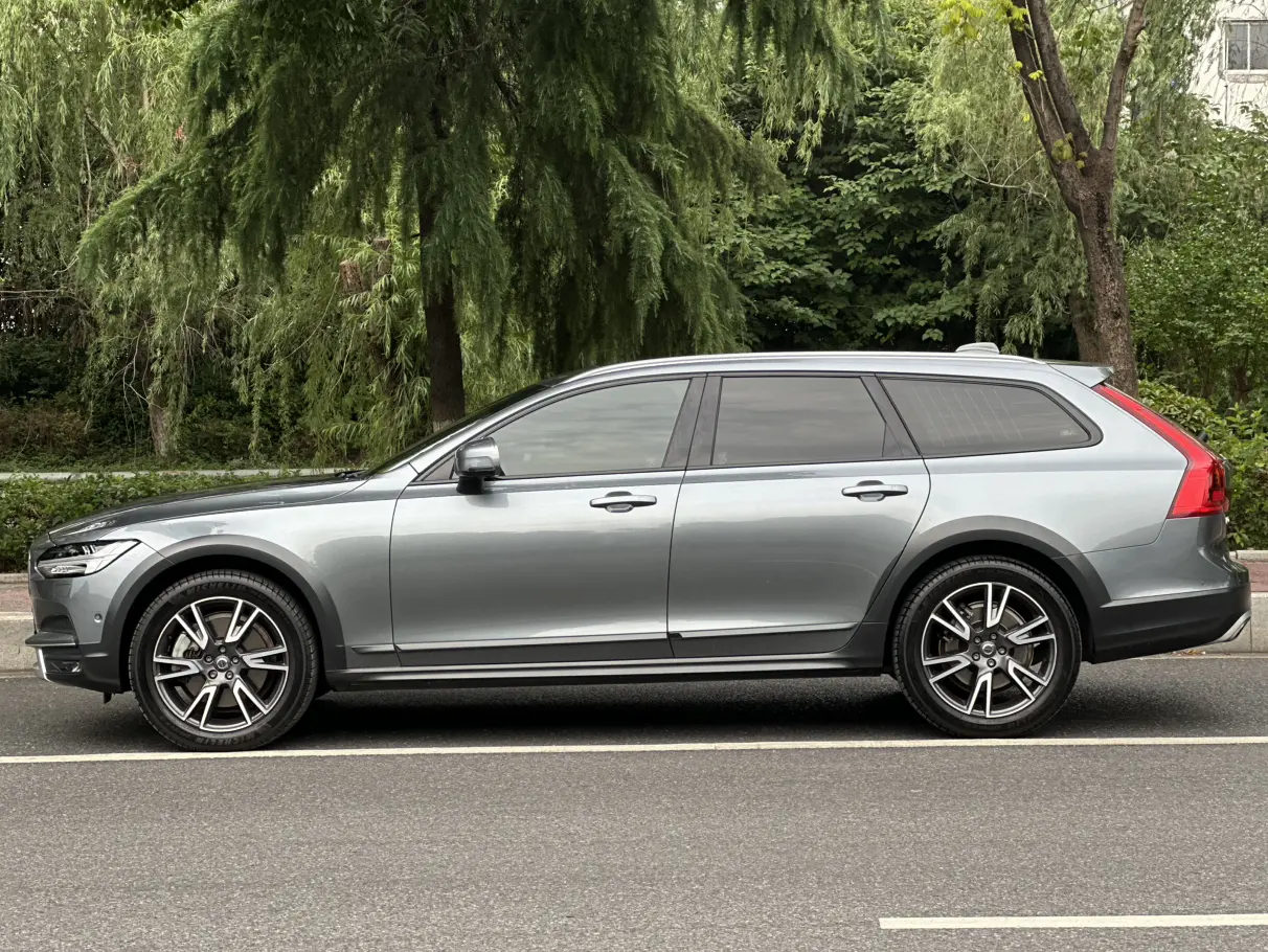 Volvo V90