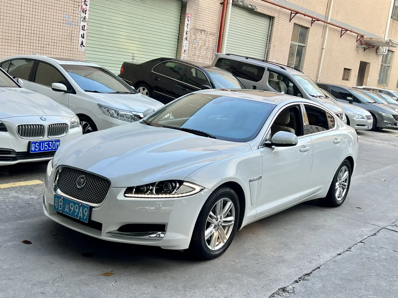 Jaguar XF