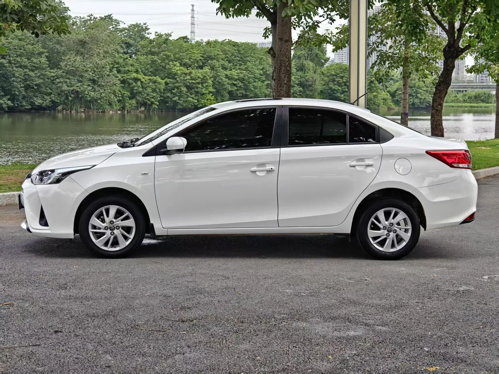 Toyota YARiS L Enjoy