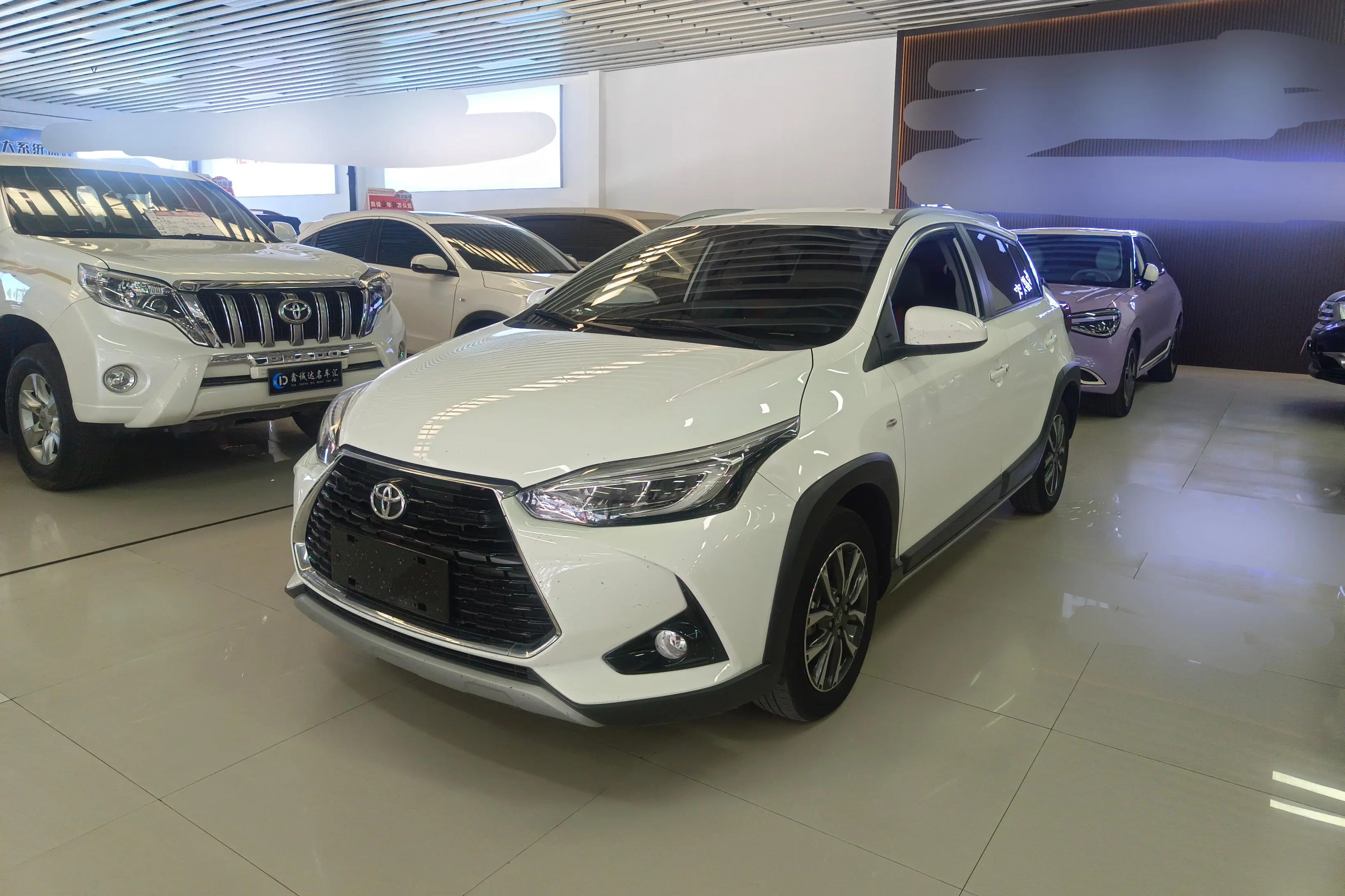 Toyota Yaris L