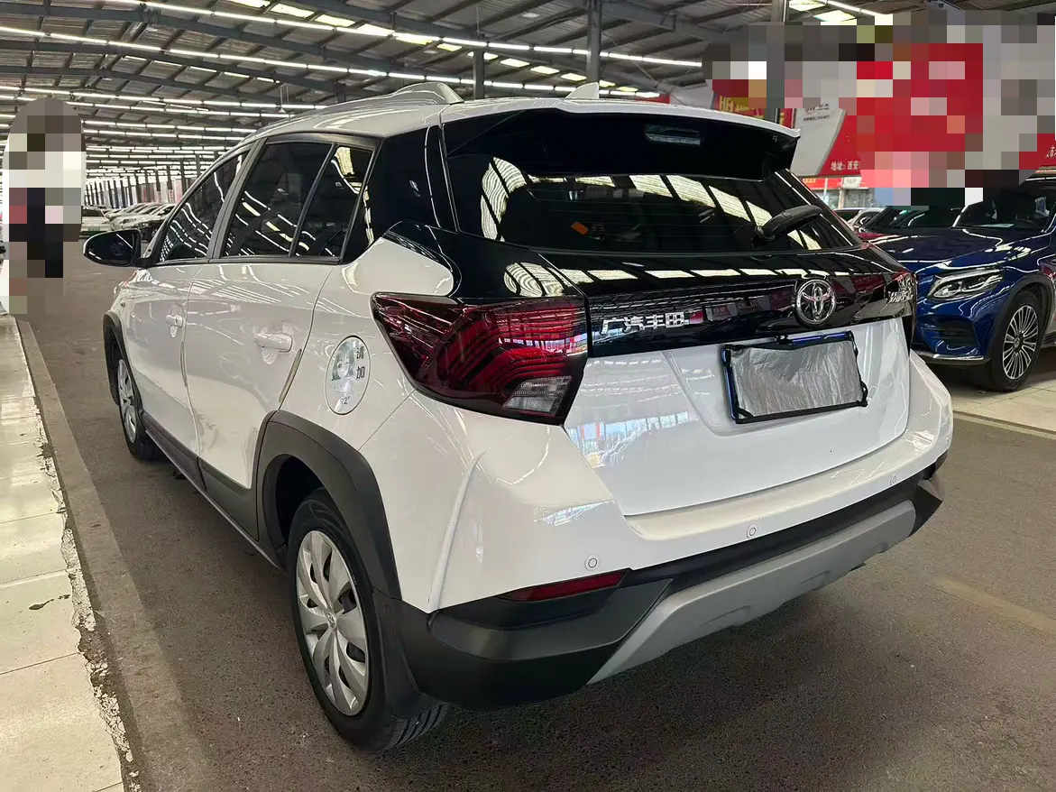 Toyota Yaris L