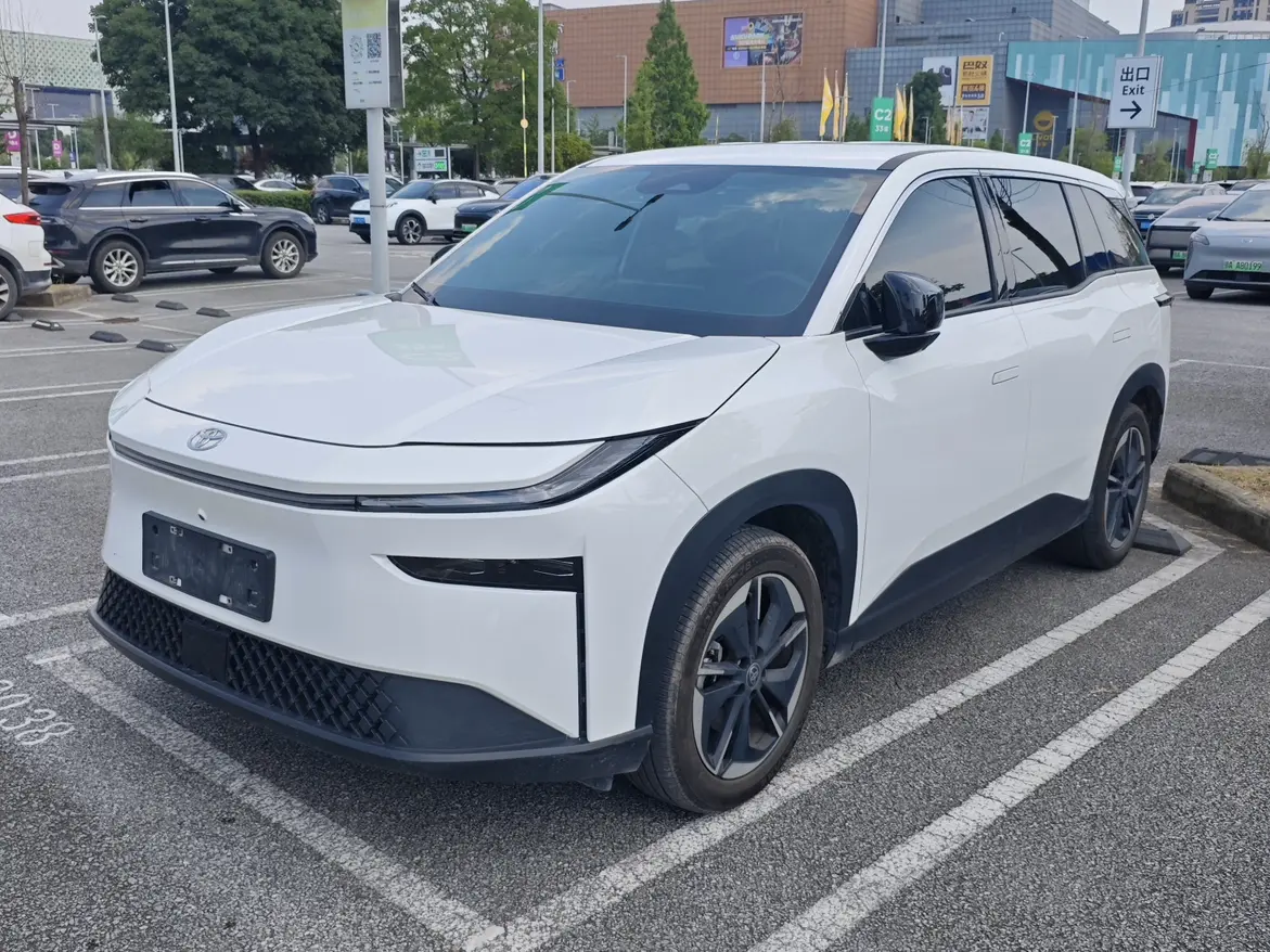 Toyota Bozhi 3X