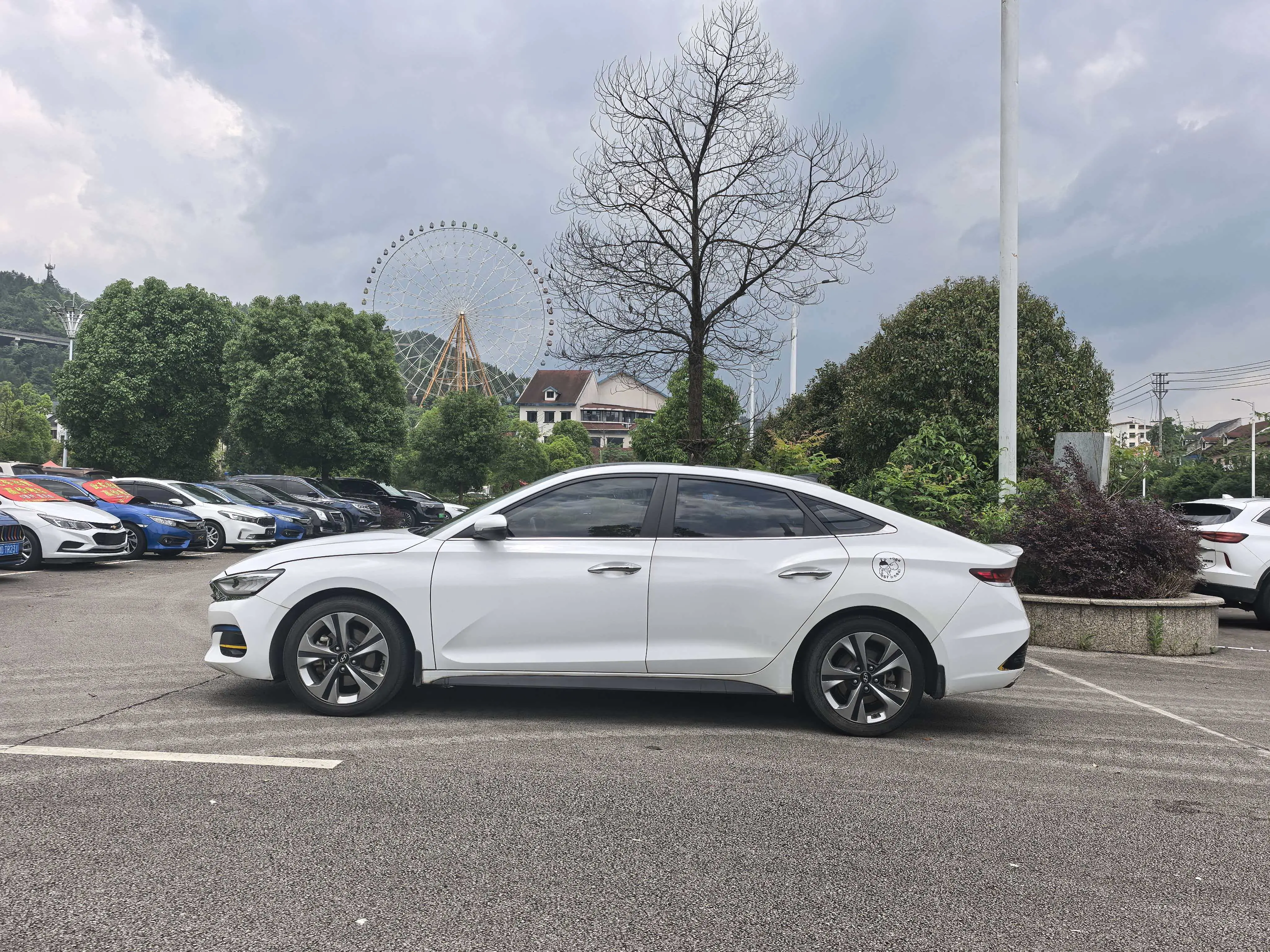 Hyundai Lafesta