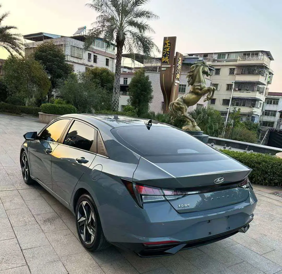 Hyundai Elantra