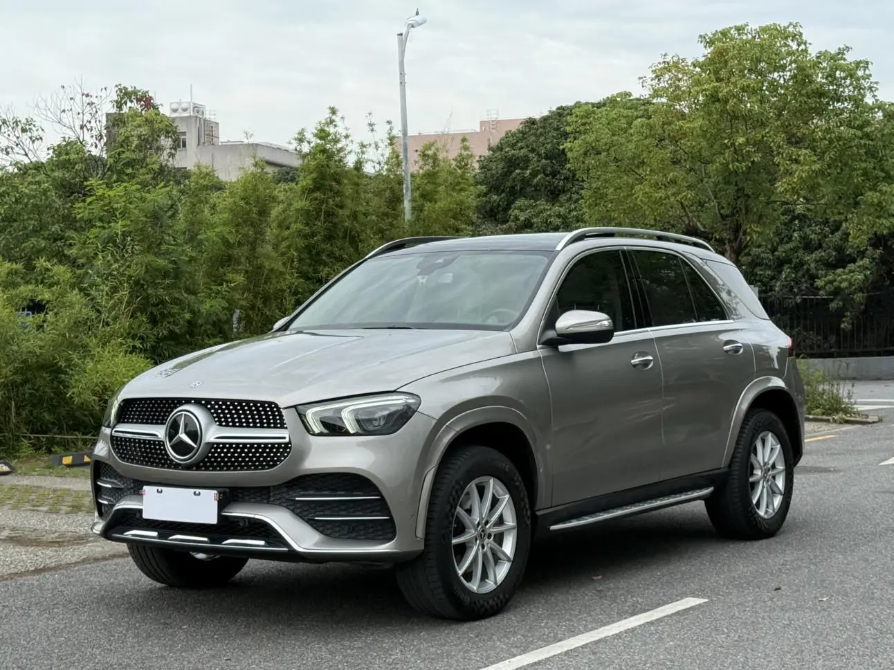 Mercedes-Benz GLE (Imported)