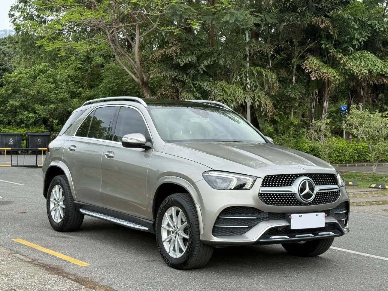 Mercedes-Benz GLE (Imported)