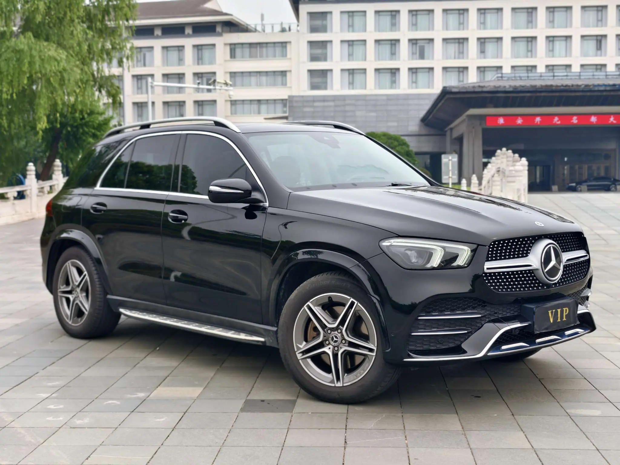 Mercedes-Benz GLE (Imported)
