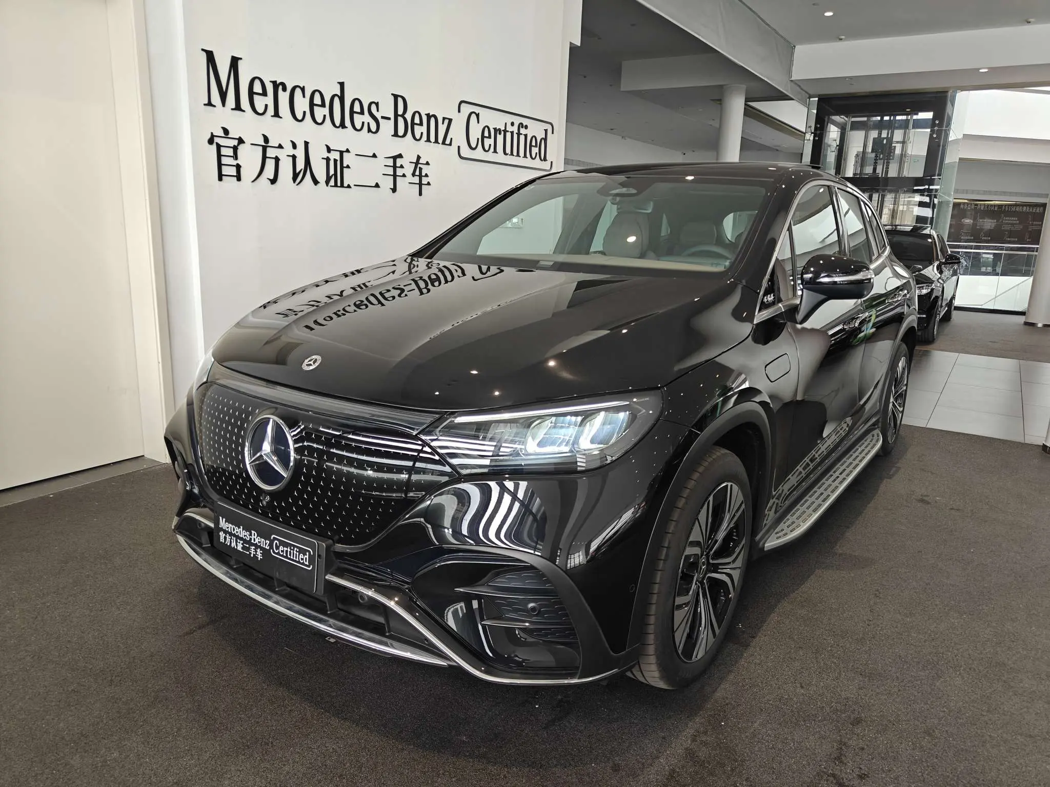 Mercedes-Benz EQE SUV