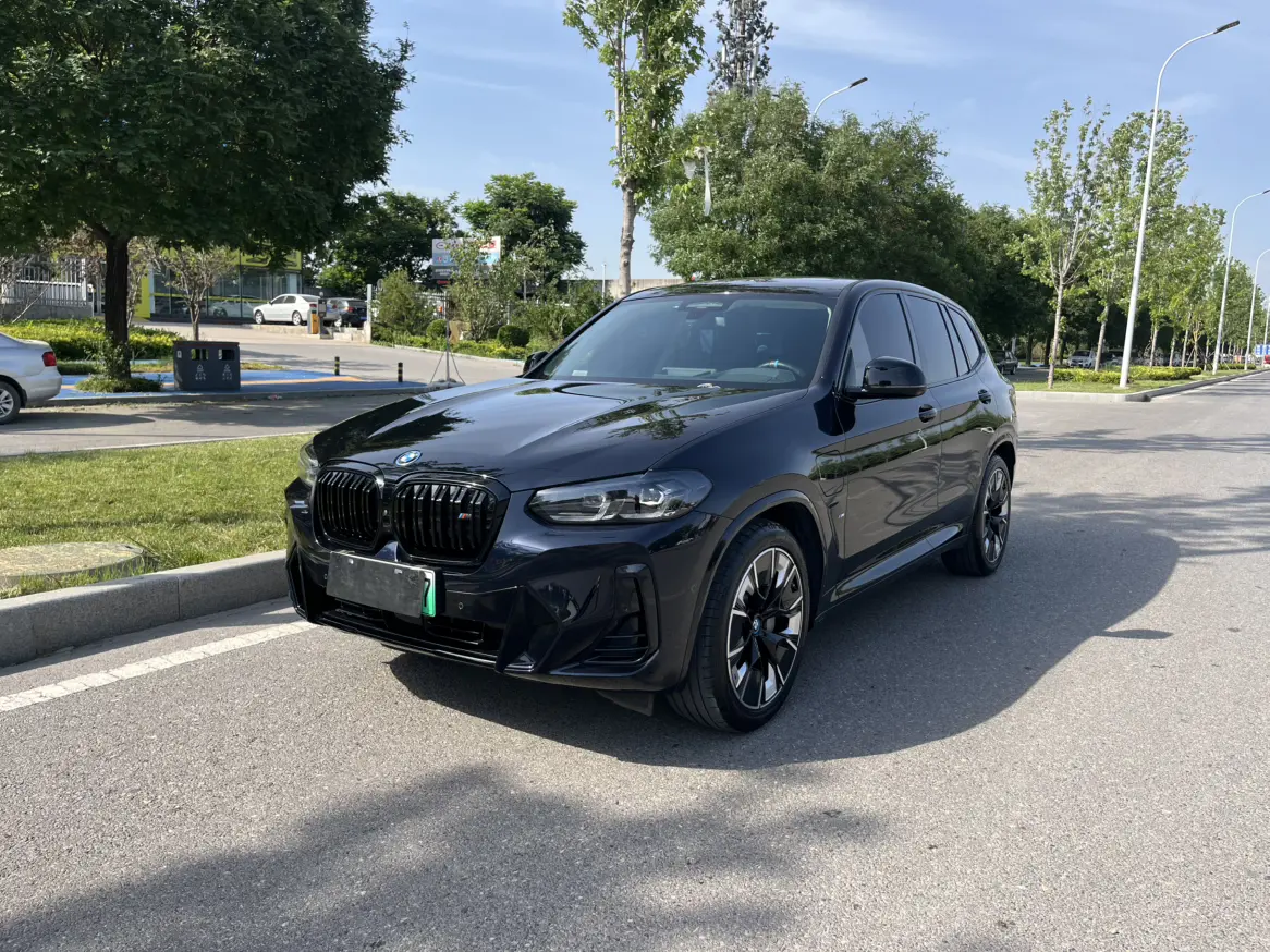BMW iX3