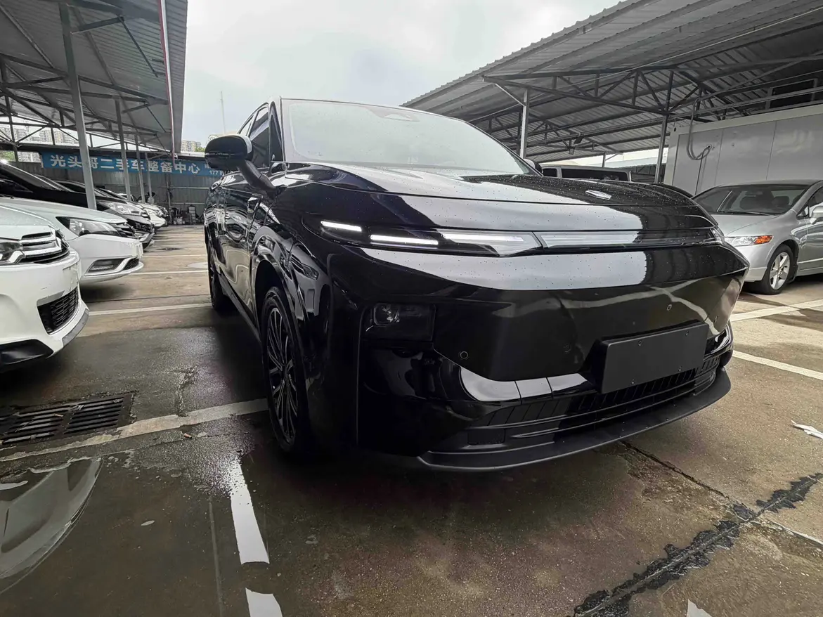 Leapmotor B10