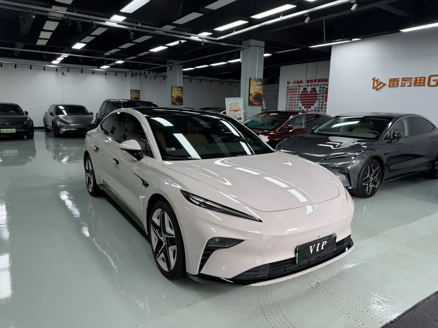 Rising Auto Feifan F7